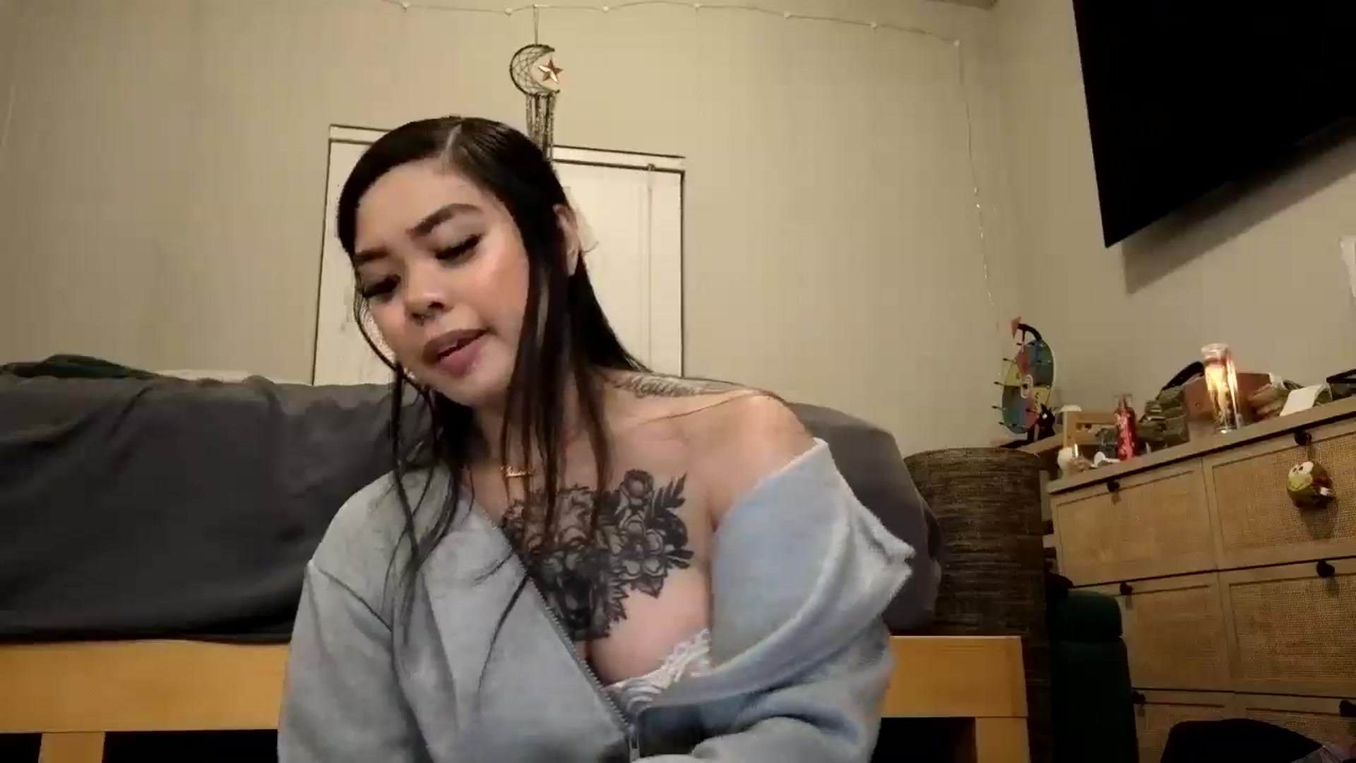 Gallery image thumbnail from dolllface's myfreecams stream on, 01/05/2025, 14:24 image 2 of 20