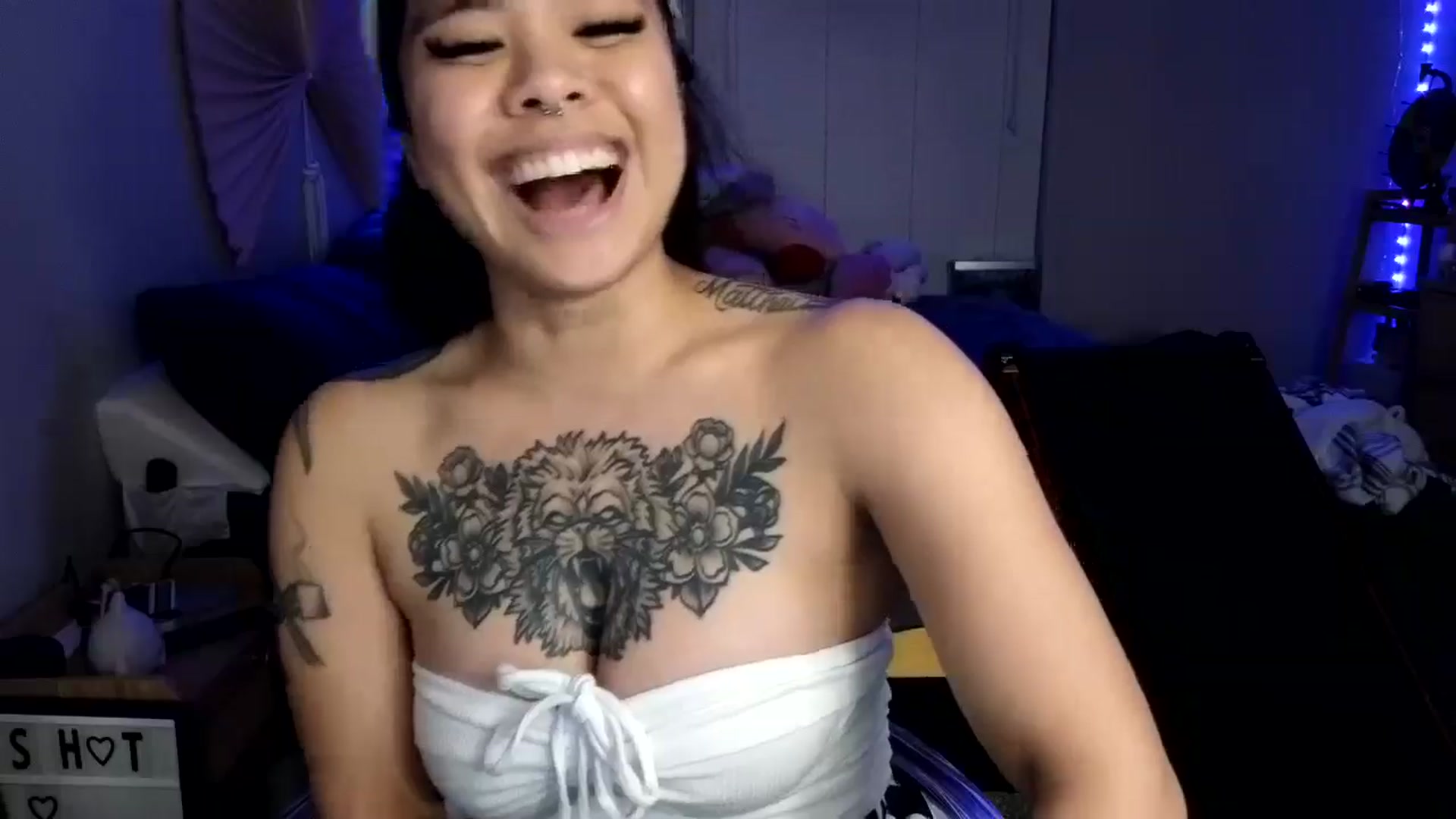 Gallery image thumbnail from dolllface's myfreecams stream on, 01/10/2025, 14:03 image 12 of 20