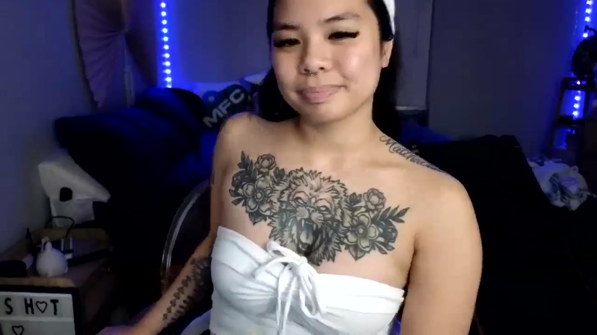 Gallery image thumbnail from dolllface's myfreecams stream on, 01/10/2025, 14:03 image 9 of 20