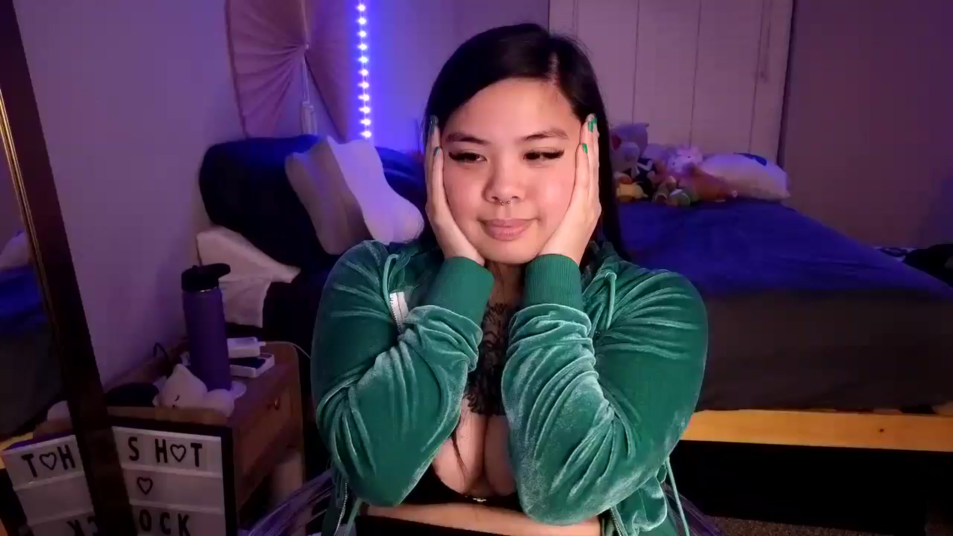 Gallery image thumbnail from dolllface's myfreecams stream on, 01/15/2025, 12:32 image 15 of 20