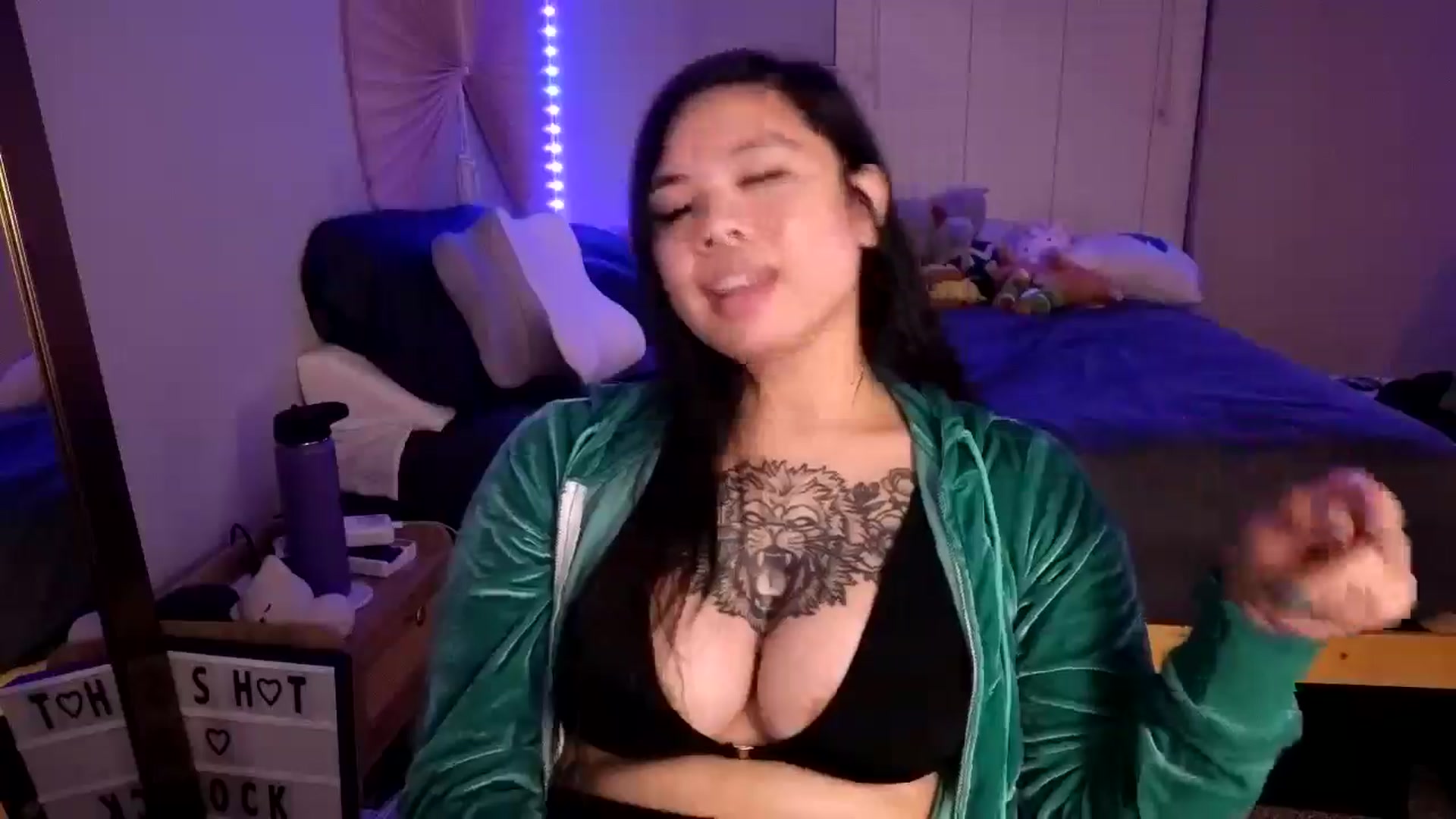 Gallery image thumbnail from dolllface's myfreecams stream on, 01/15/2025, 12:32 image 20 of 20