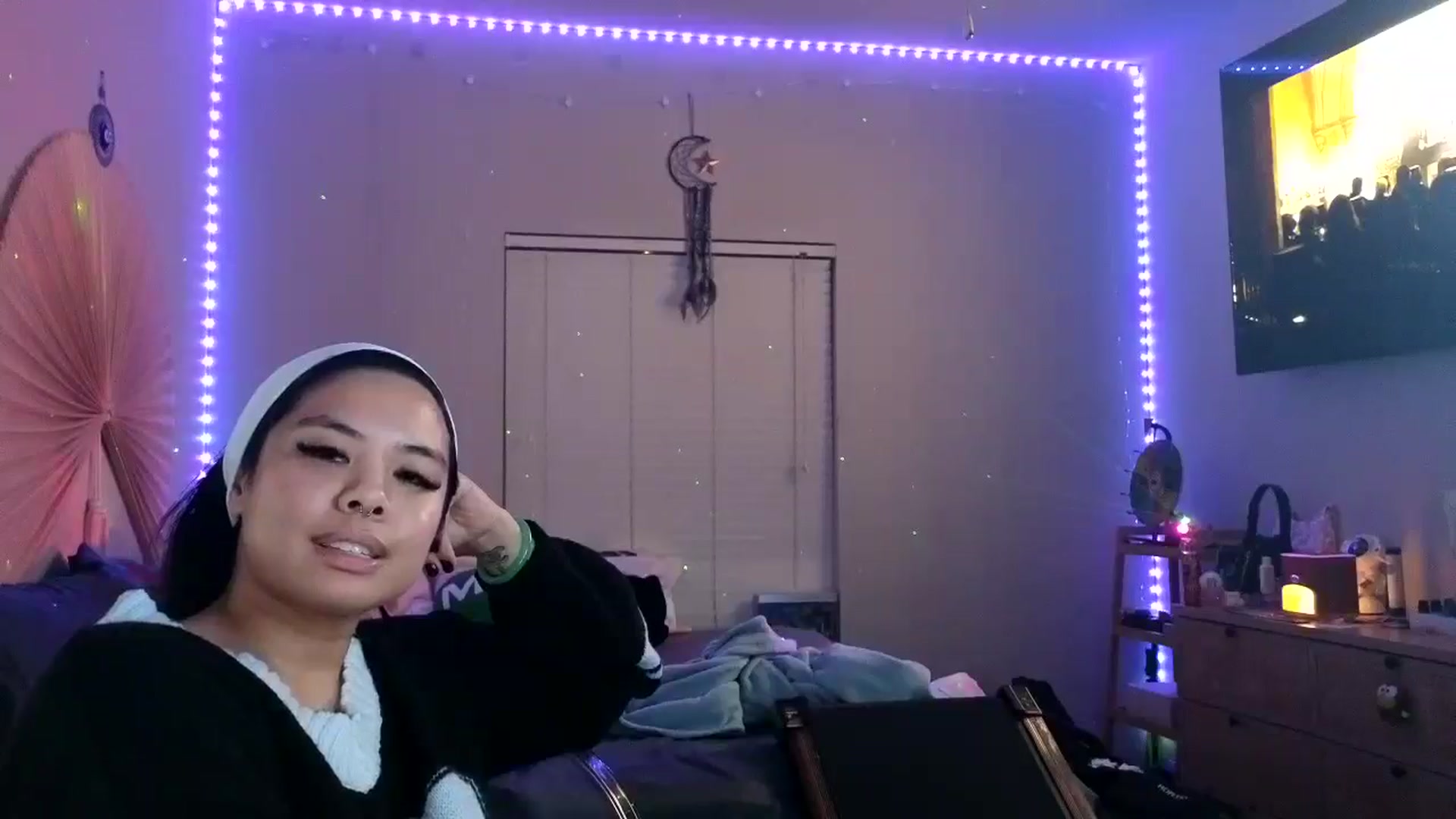 Gallery image thumbnail from dolllface's myfreecams stream on, 01/18/2025, 10:59 image 4 of 20