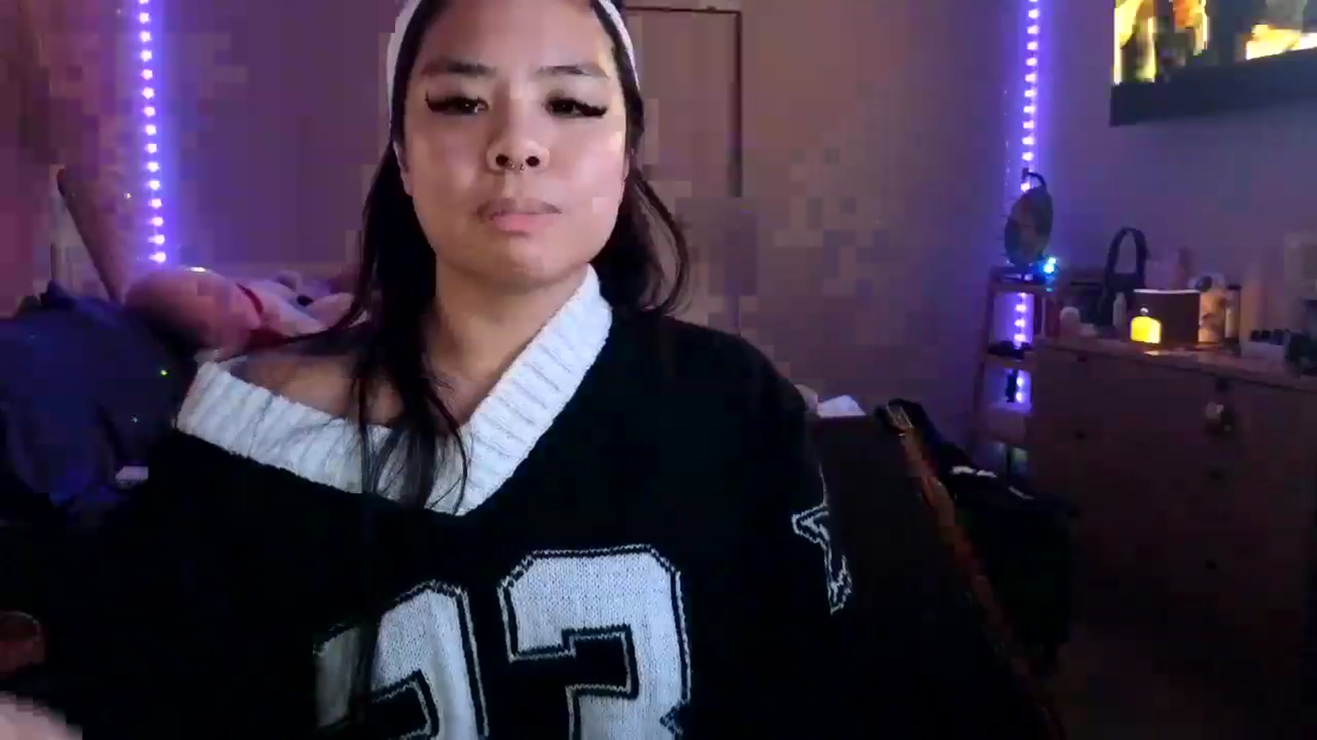 Gallery image thumbnail from dolllface's myfreecams stream on, 01/18/2025, 10:59 image 9 of 20