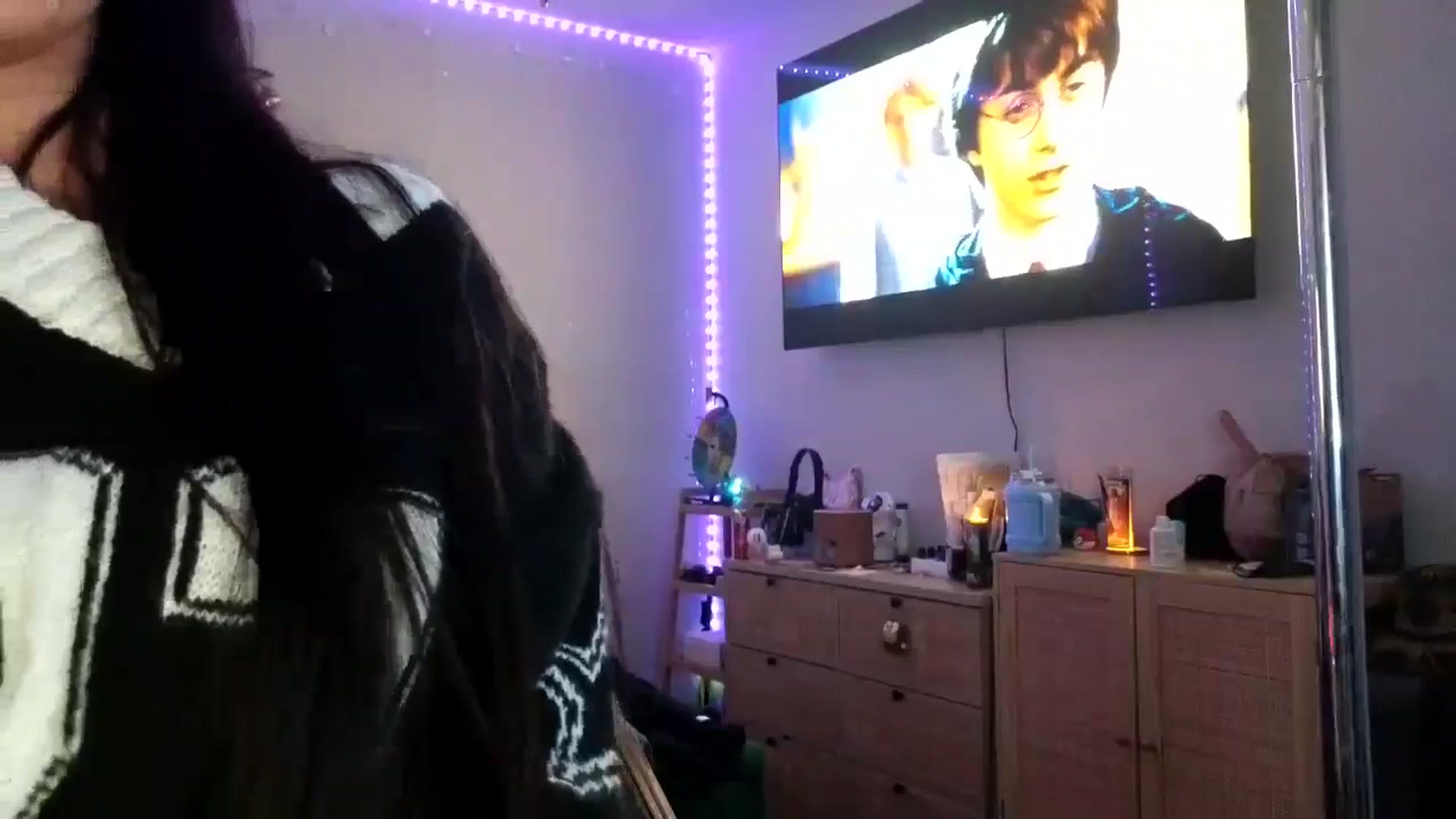 Gallery image thumbnail from dolllface's myfreecams stream on, 01/18/2025, 12:47 image 17 of 20
