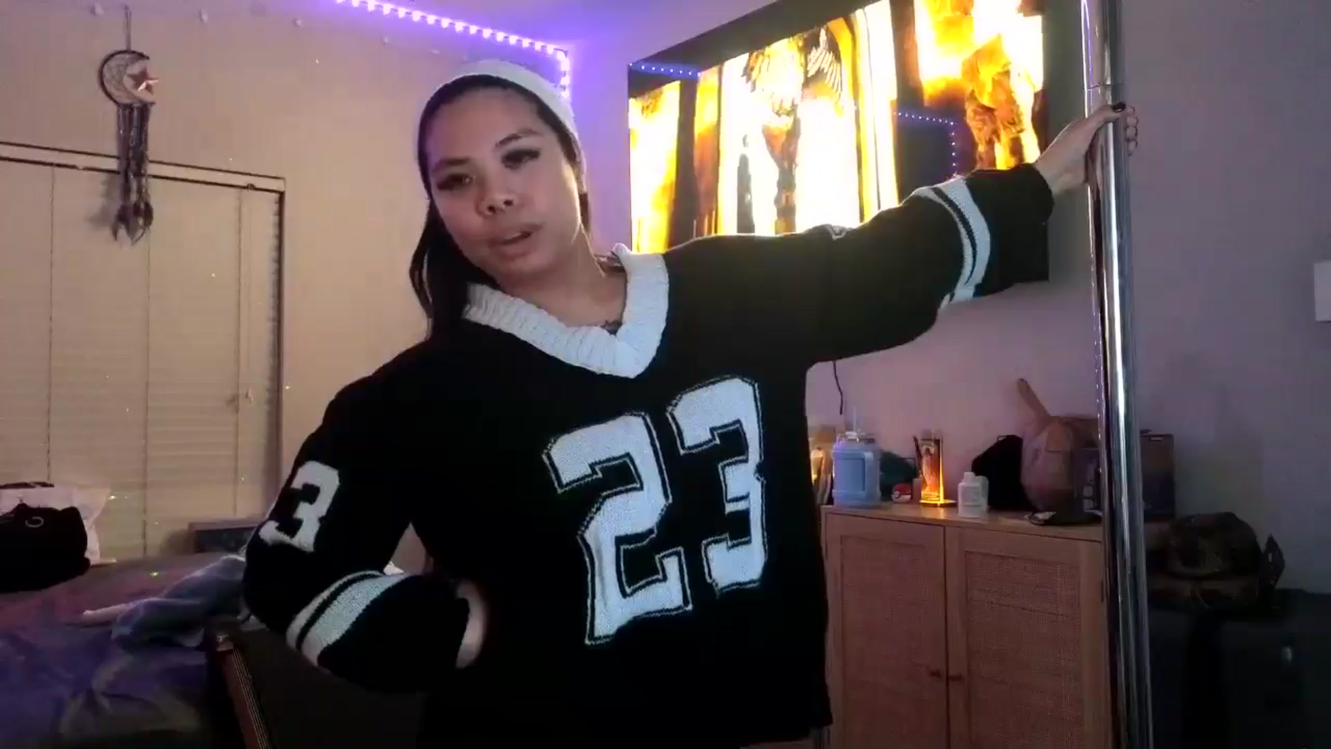 Gallery image thumbnail from dolllface's myfreecams stream on, 01/18/2025, 12:47 image 20 of 20