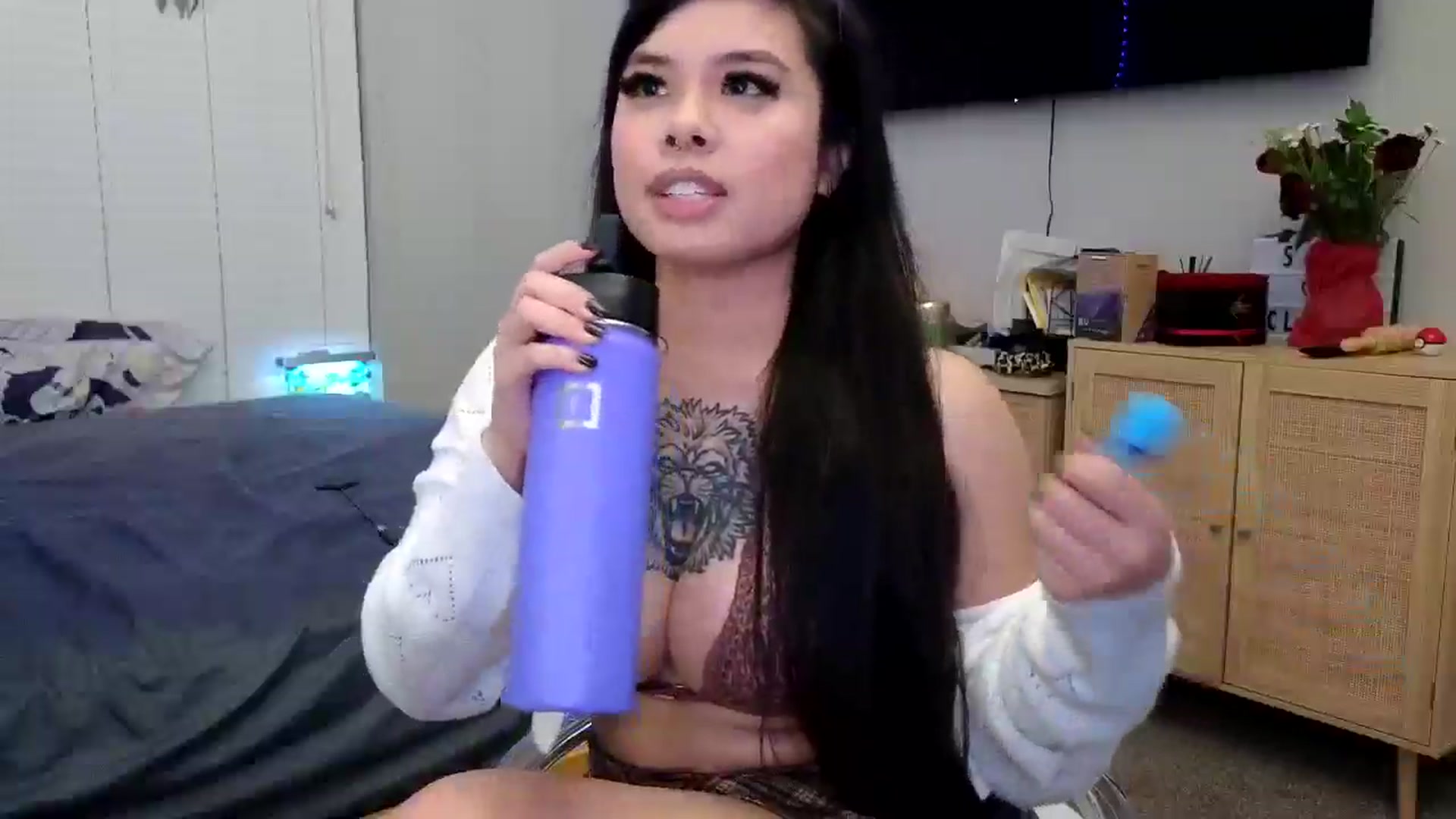 Gallery image thumbnail from dolllface's myfreecams stream on, 02/05/2025, 12:37 image 10 of 20