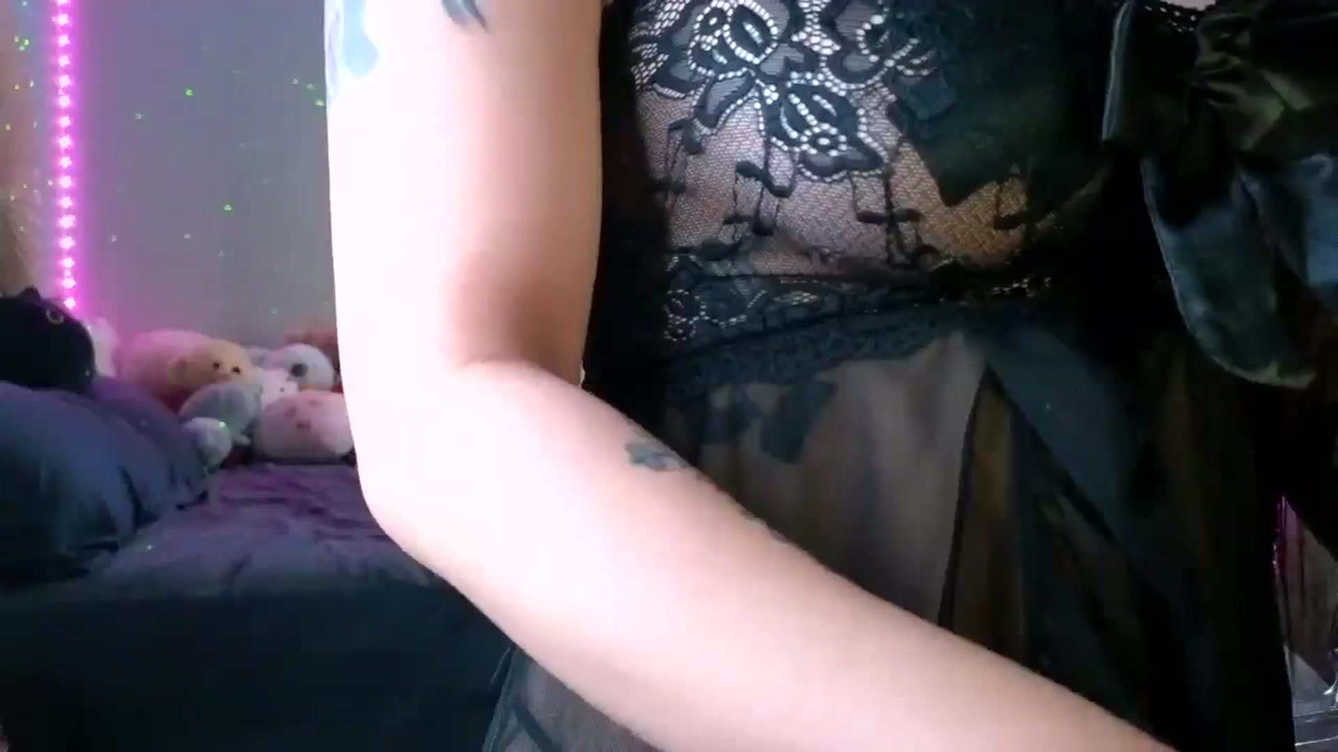 Gallery image thumbnail from dolllface's myfreecams stream on, 02/15/2025, 12:49 image 6 of 20