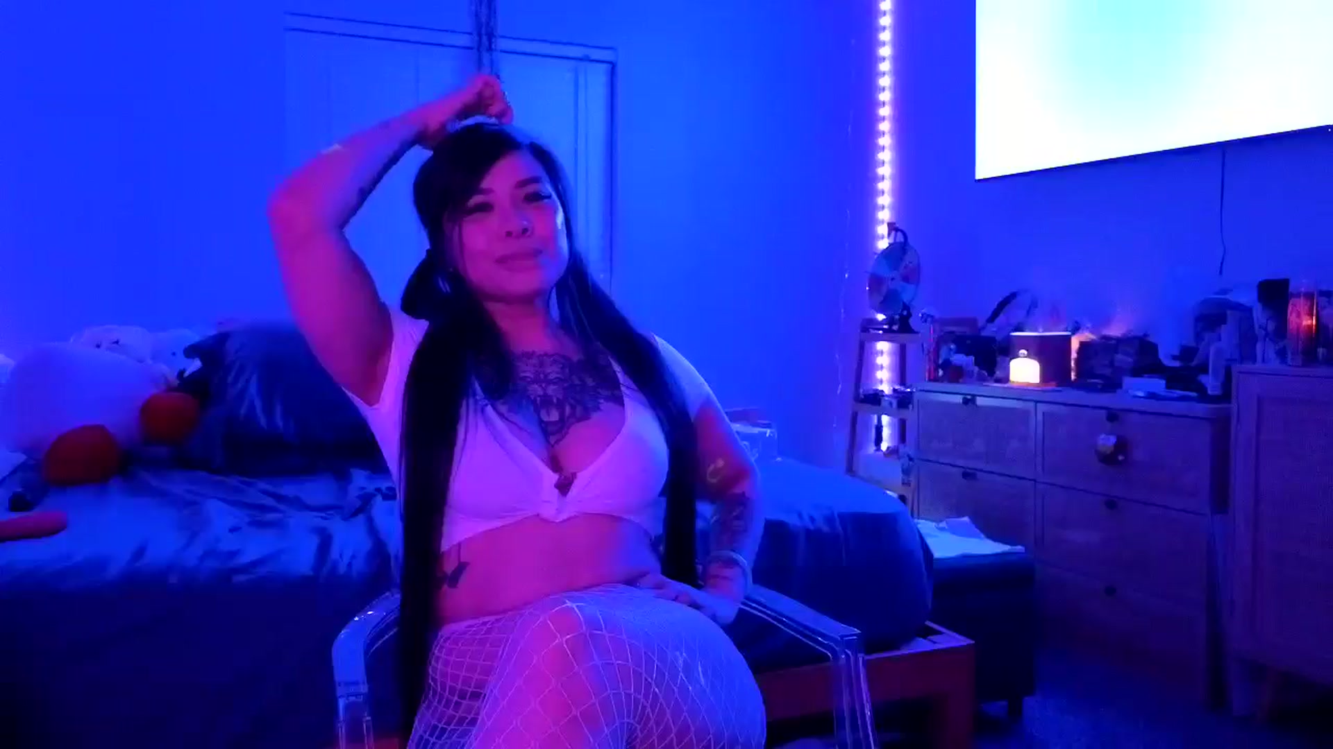 Gallery image thumbnail from dolllface's myfreecams stream on, 02/19/2025, 09:59 image 10 of 20