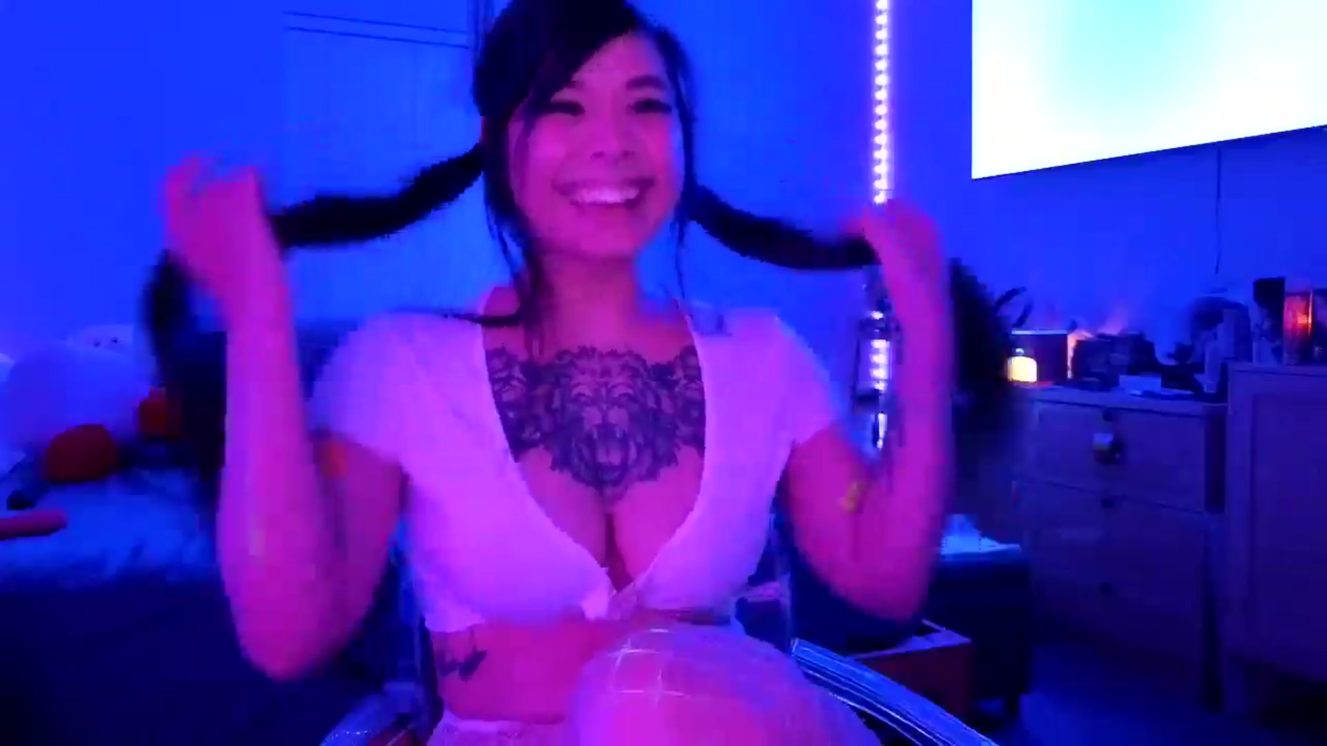 Gallery image thumbnail from dolllface's myfreecams stream on, 02/19/2025, 09:59 image 8 of 20