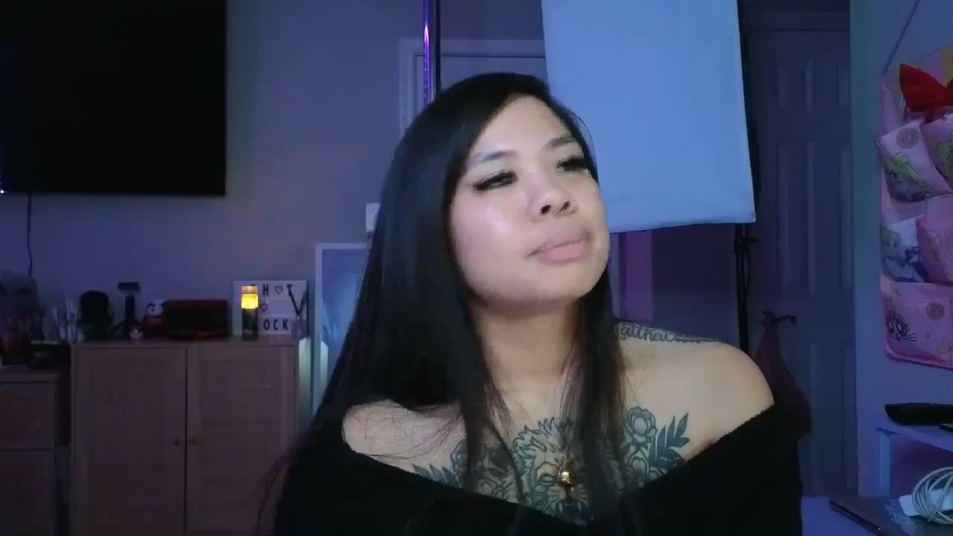 Gallery image thumbnail from dolllface's myfreecams stream on, 02/25/2025, 09:19 image 5 of 20