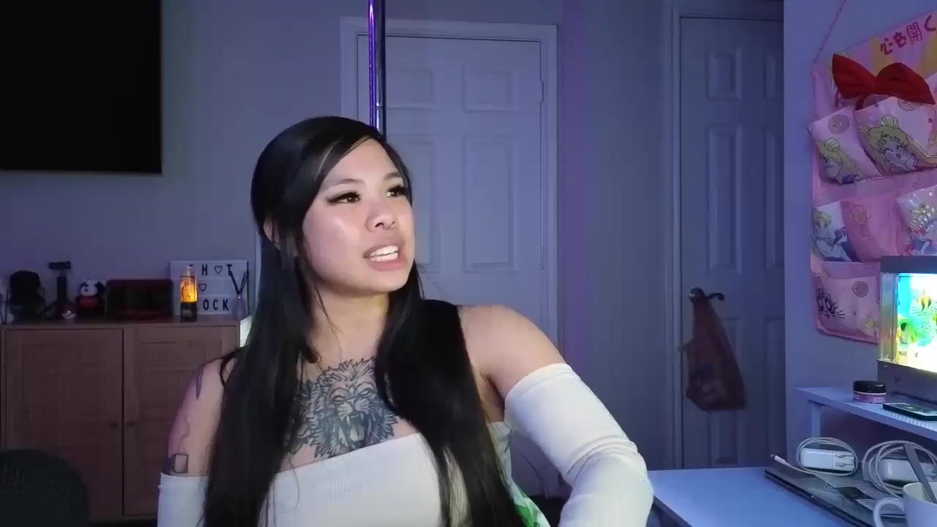 Gallery image thumbnail from dolllface's myfreecams stream on, 02/26/2025, 10:04 image 12 of 20