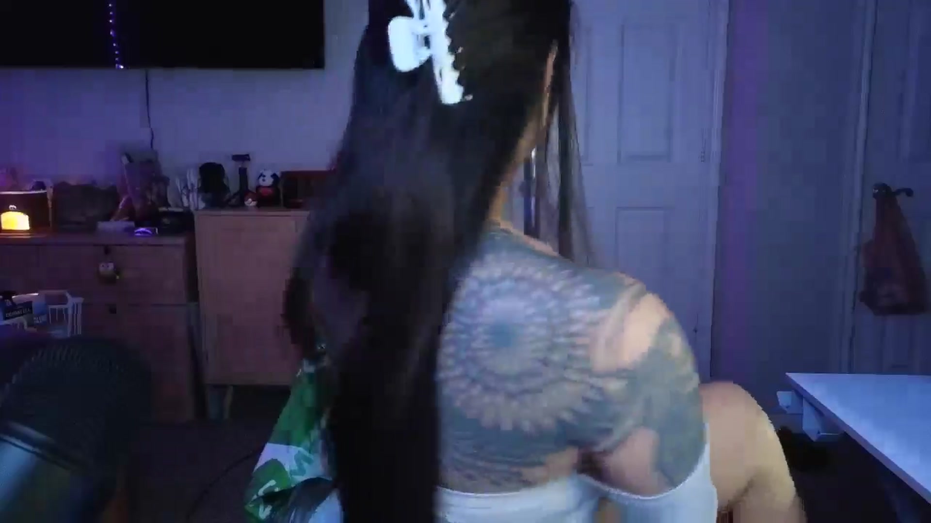 Gallery image thumbnail from dolllface's myfreecams stream on, 02/26/2025, 10:38 image 14 of 20