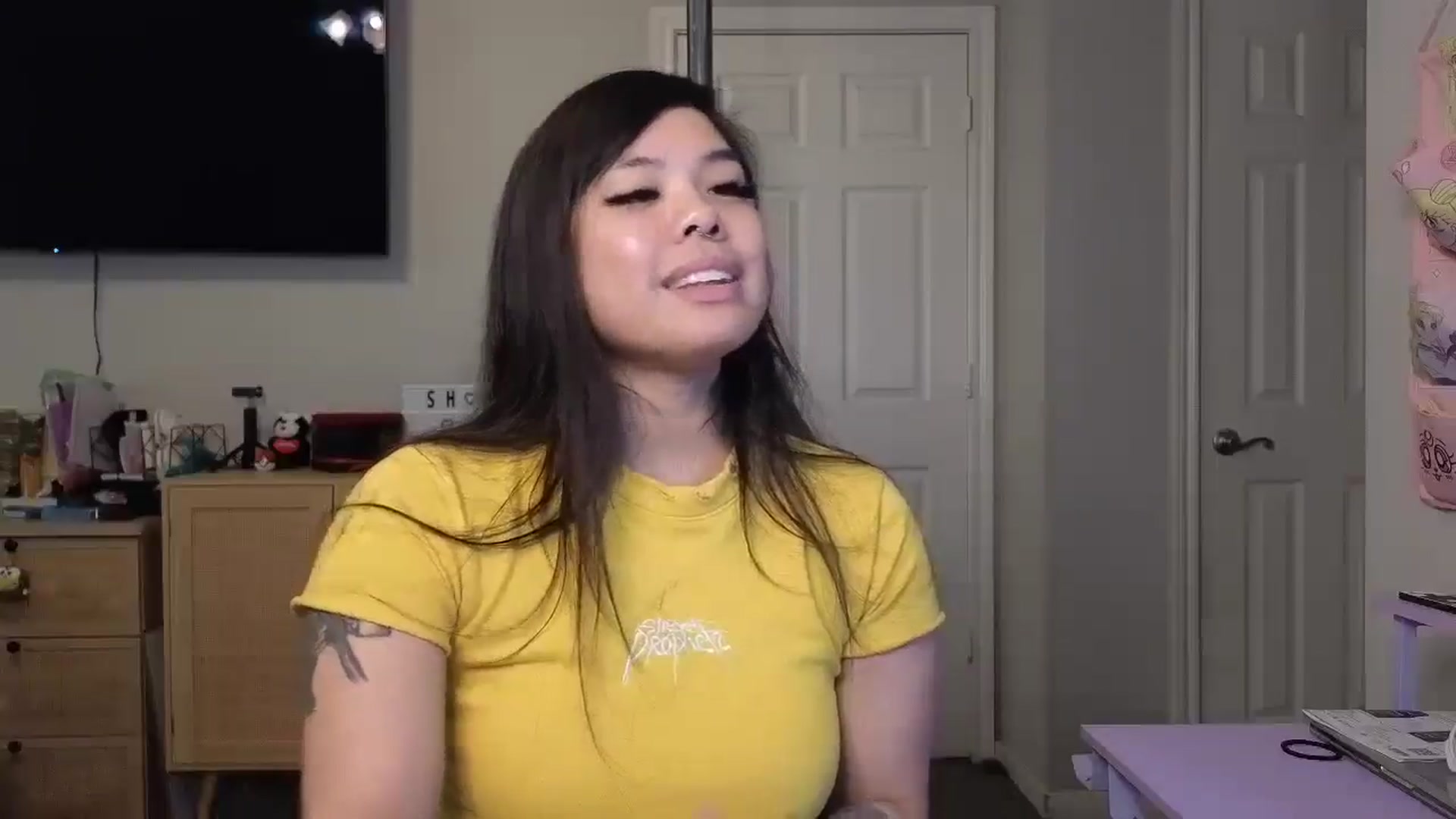 Gallery image thumbnail from dolllface's myfreecams stream on, 03/02/2025, 15:49 image 12 of 20