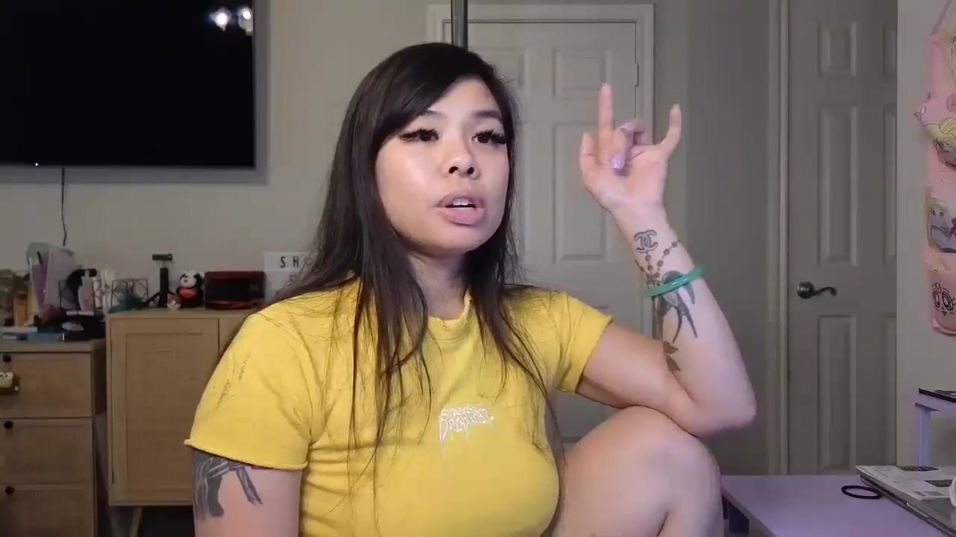 Gallery image thumbnail from dolllface's myfreecams stream on, 03/02/2025, 15:49 image 14 of 20