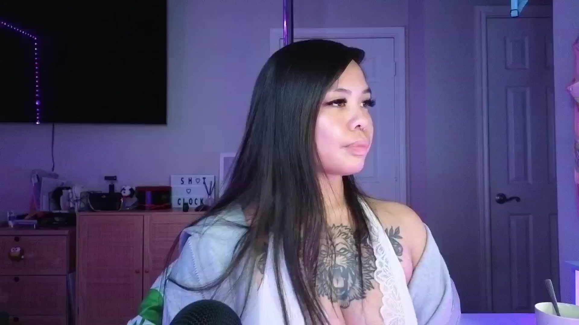 Gallery image thumbnail from dolllface's myfreecams stream on, 03/04/2025, 07:33 image 13 of 20