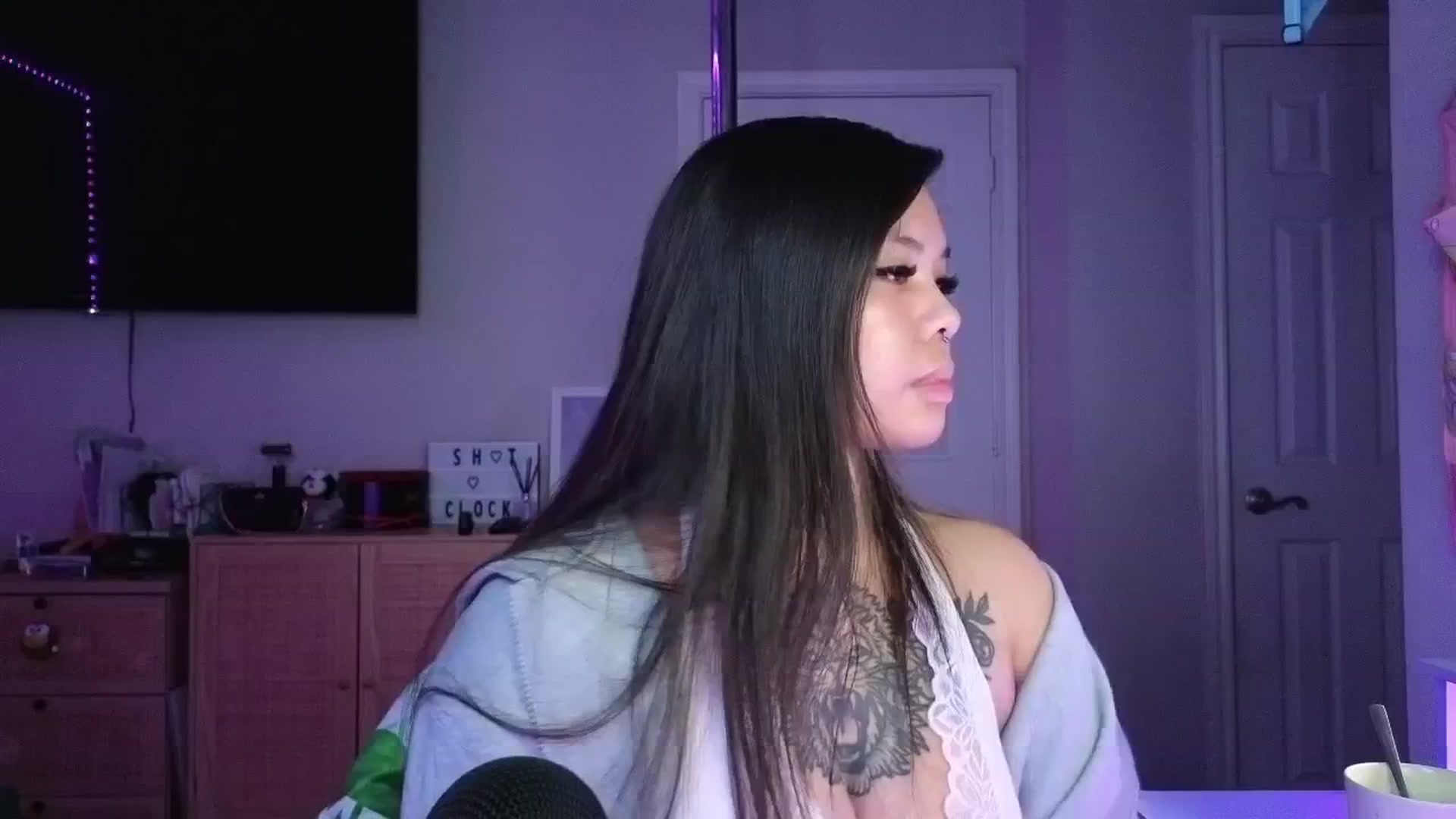 Gallery image thumbnail from dolllface's myfreecams stream on, 03/04/2025, 07:33 image 14 of 20