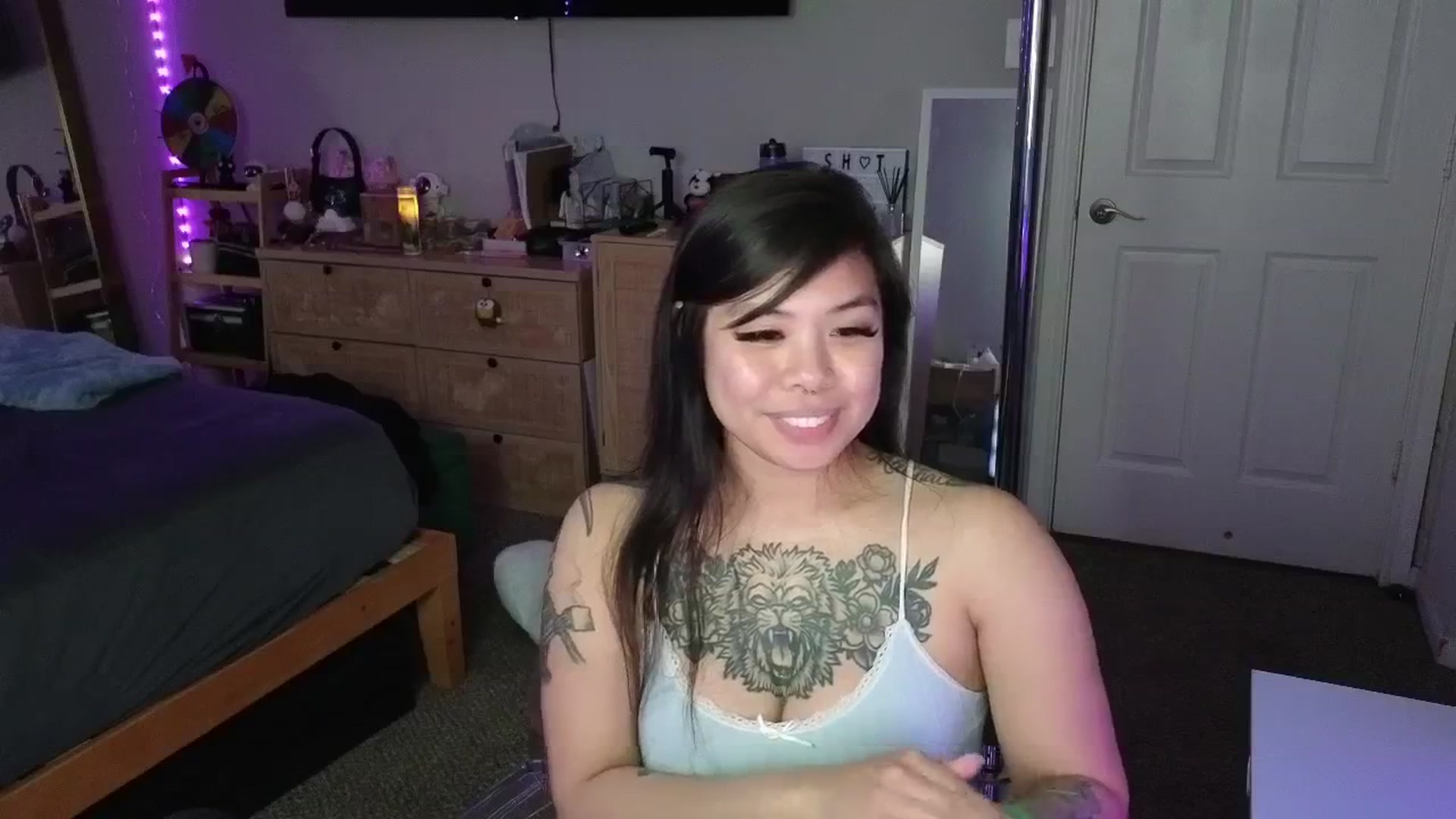 Gallery image thumbnail from dolllface's myfreecams stream on, 03/12/2025, 08:48 image 5 of 20