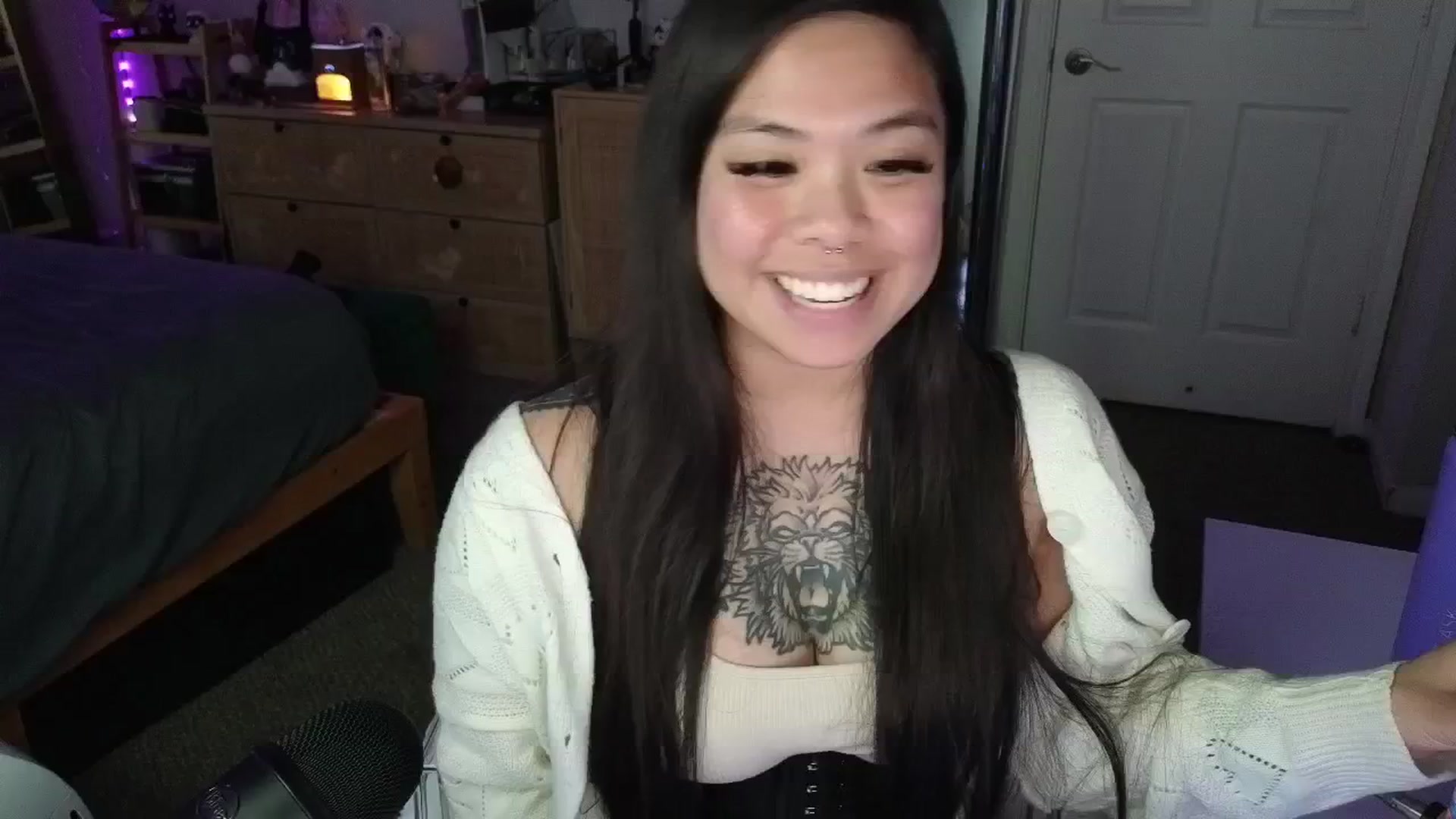 Gallery image thumbnail from dolllface's myfreecams stream on, 03/15/2025, 10:11 image 6 of 20
