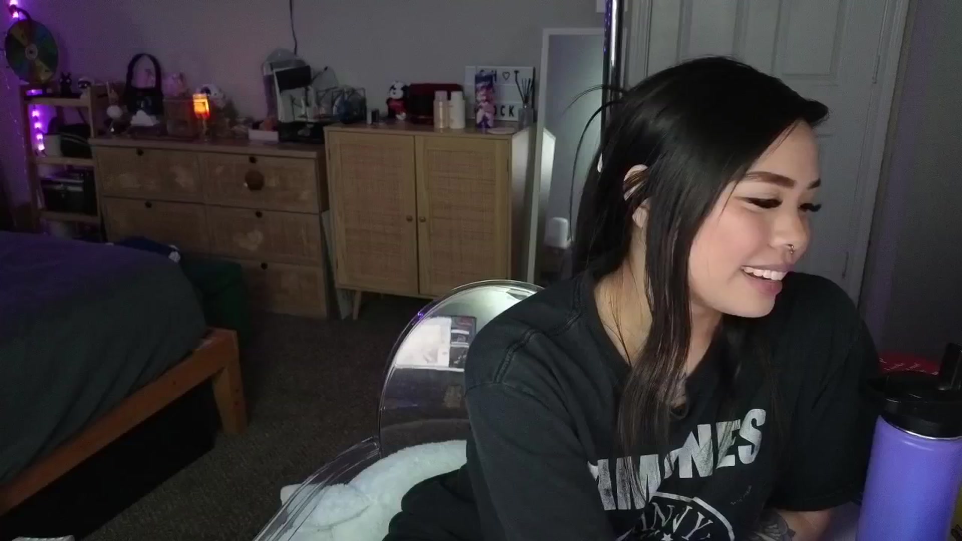 Gallery image thumbnail from dolllface's myfreecams stream on, 03/17/2025, 10:06 image 18 of 20
