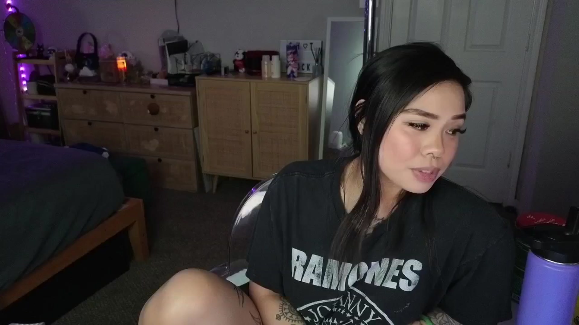 Gallery image thumbnail from dolllface's myfreecams stream on, 03/17/2025, 10:06 image 17 of 20