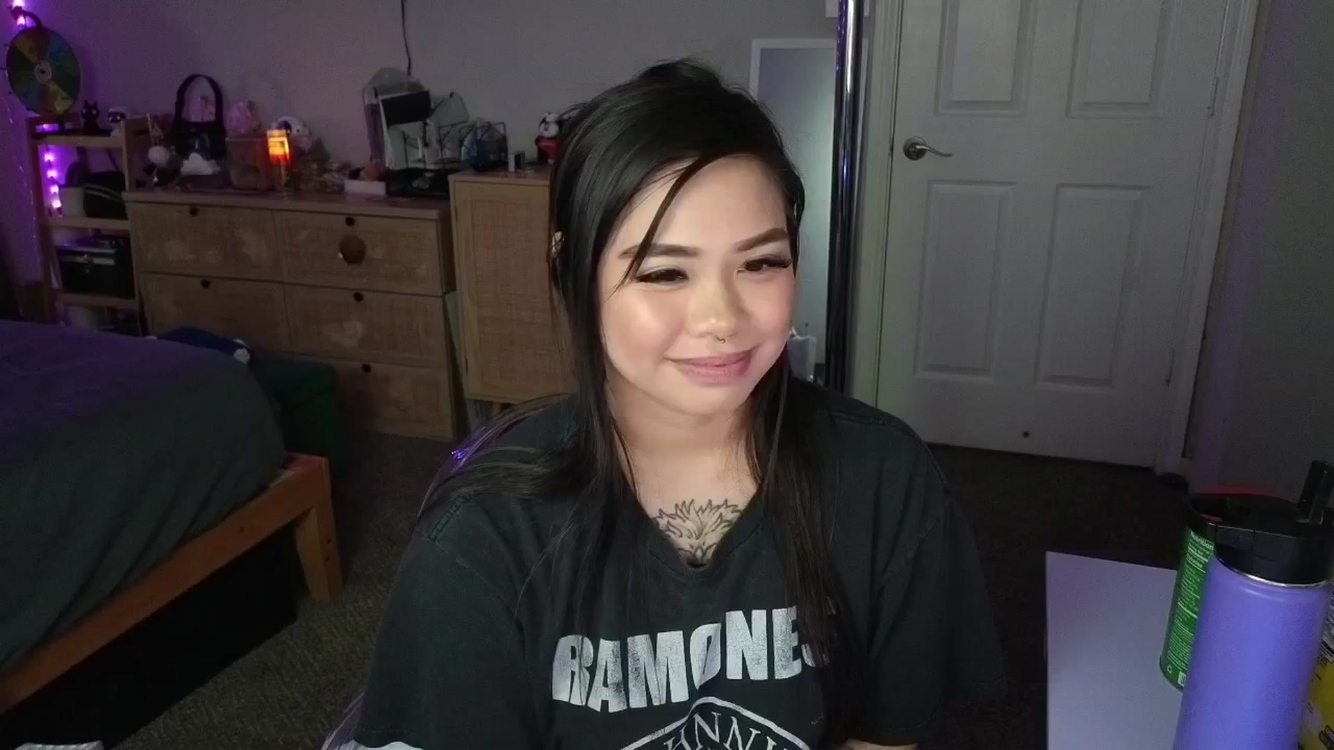 Gallery image thumbnail from dolllface's myfreecams stream on, 03/17/2025, 10:06 image 2 of 20