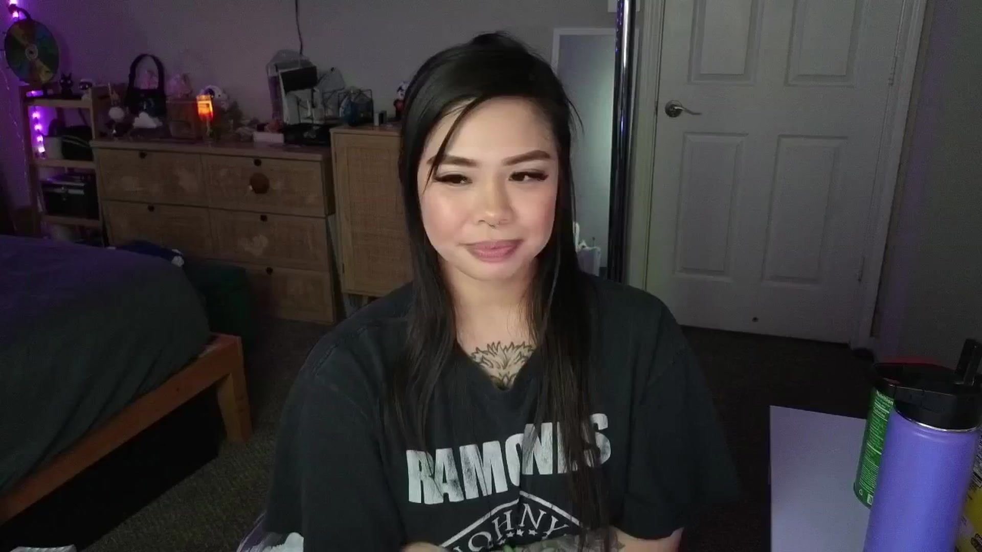 Gallery image thumbnail from dolllface's myfreecams stream on, 03/17/2025, 10:06 image 3 of 20
