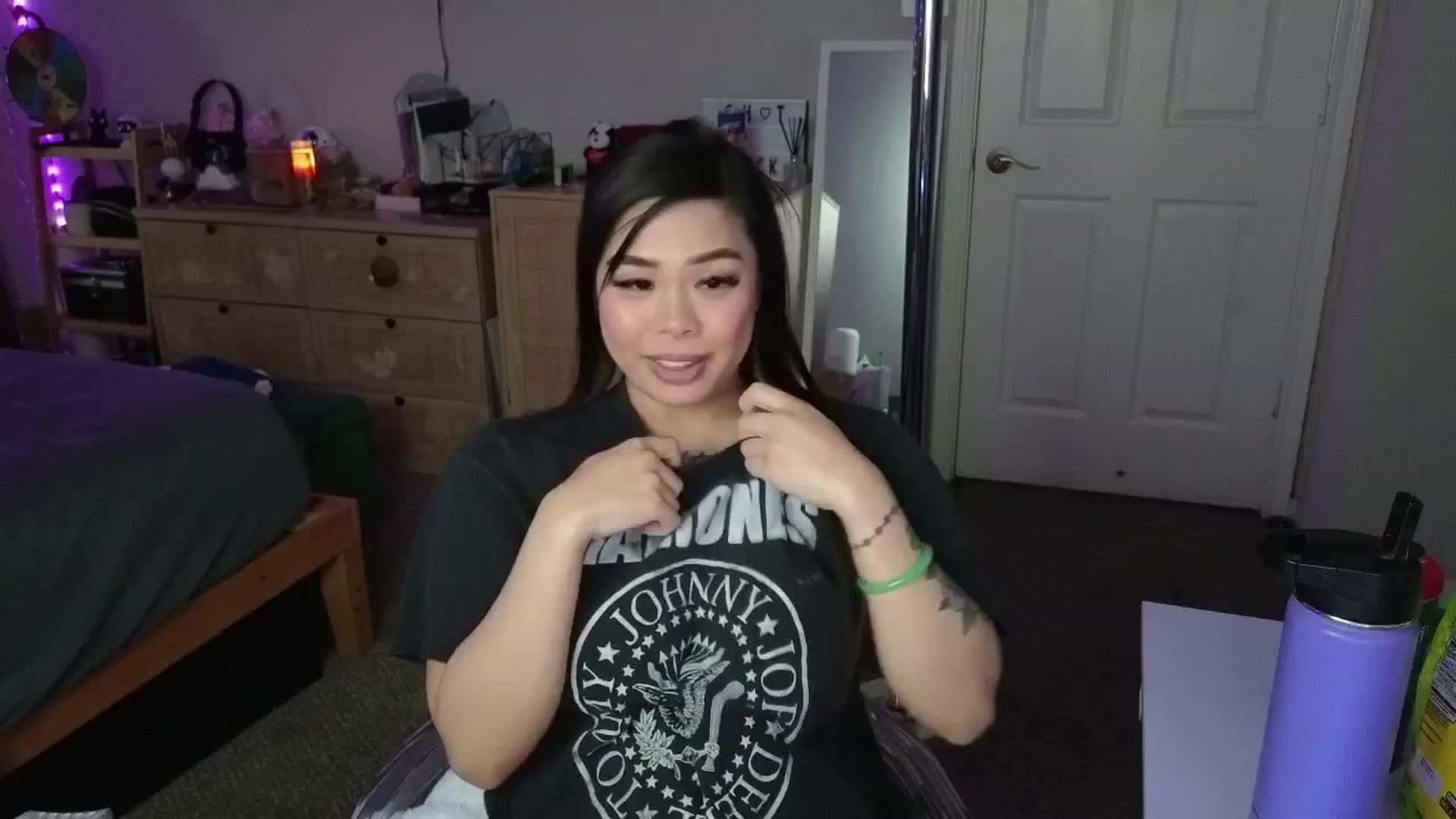 Gallery image thumbnail from dolllface's myfreecams stream on, 03/17/2025, 10:06 image 5 of 20