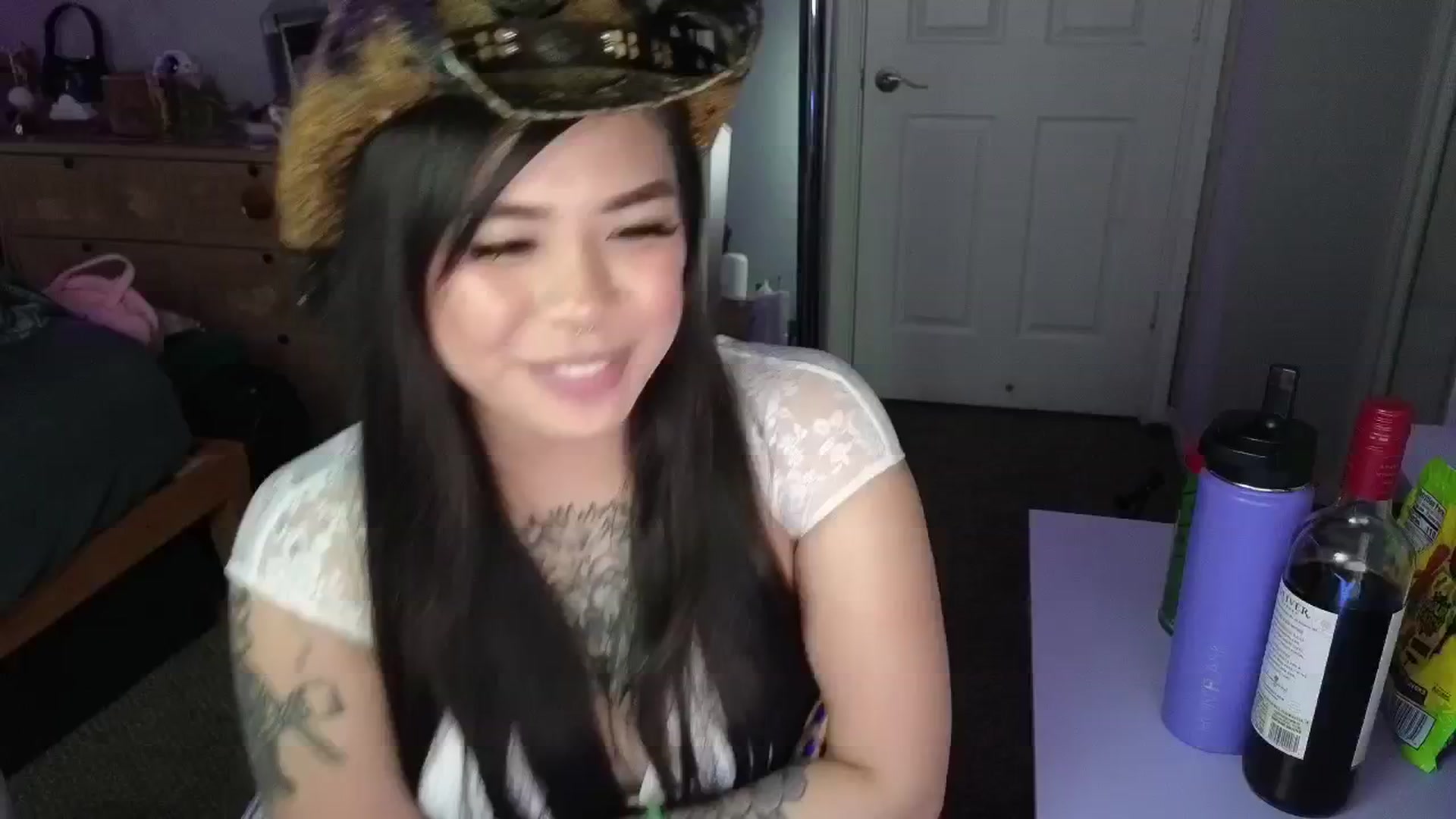 Gallery image thumbnail from dolllface's myfreecams stream on, 03/20/2025, 09:00 image 4 of 20