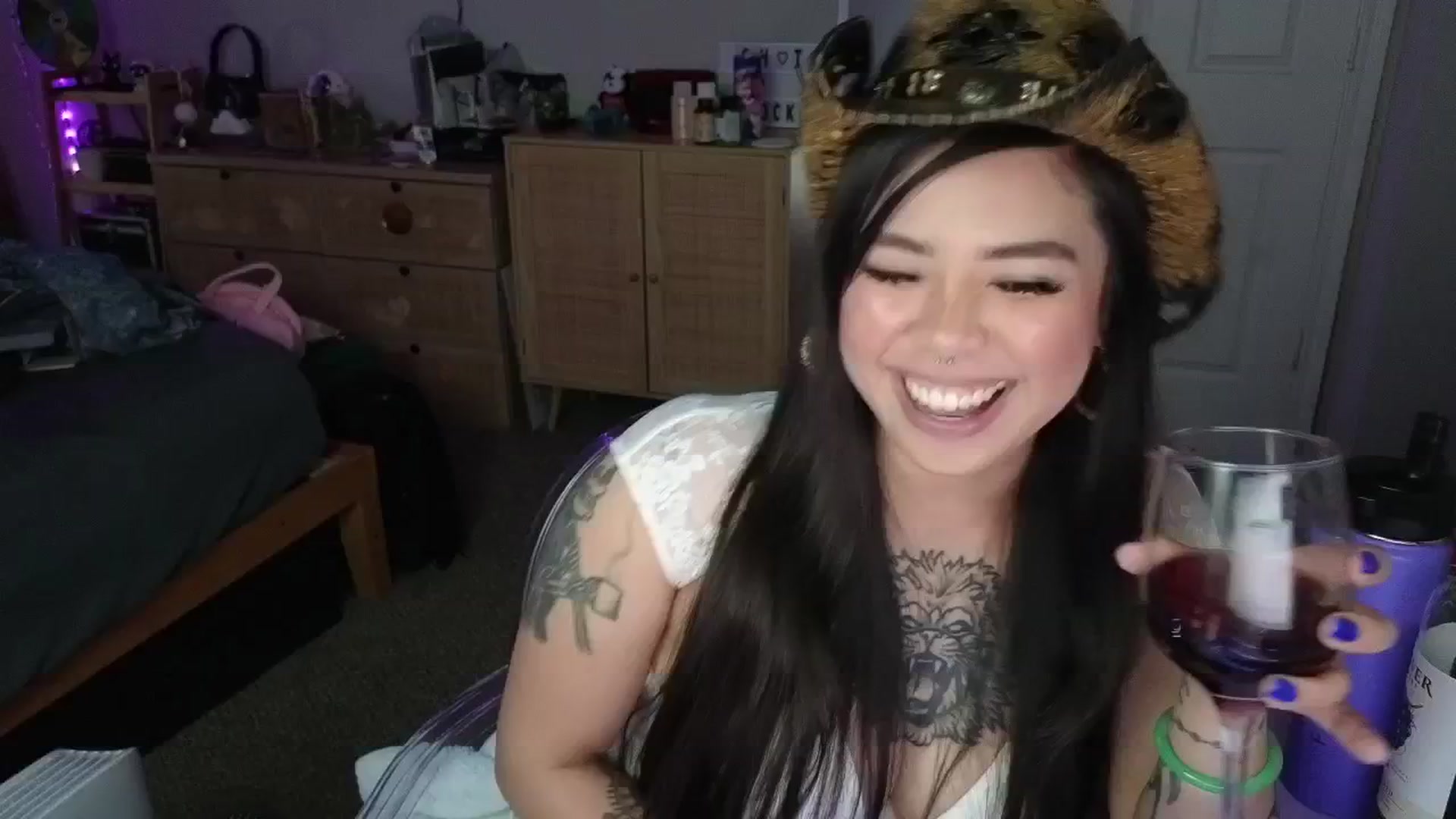 Gallery image thumbnail from dolllface's myfreecams stream on, 03/20/2025, 09:00 image 12 of 20