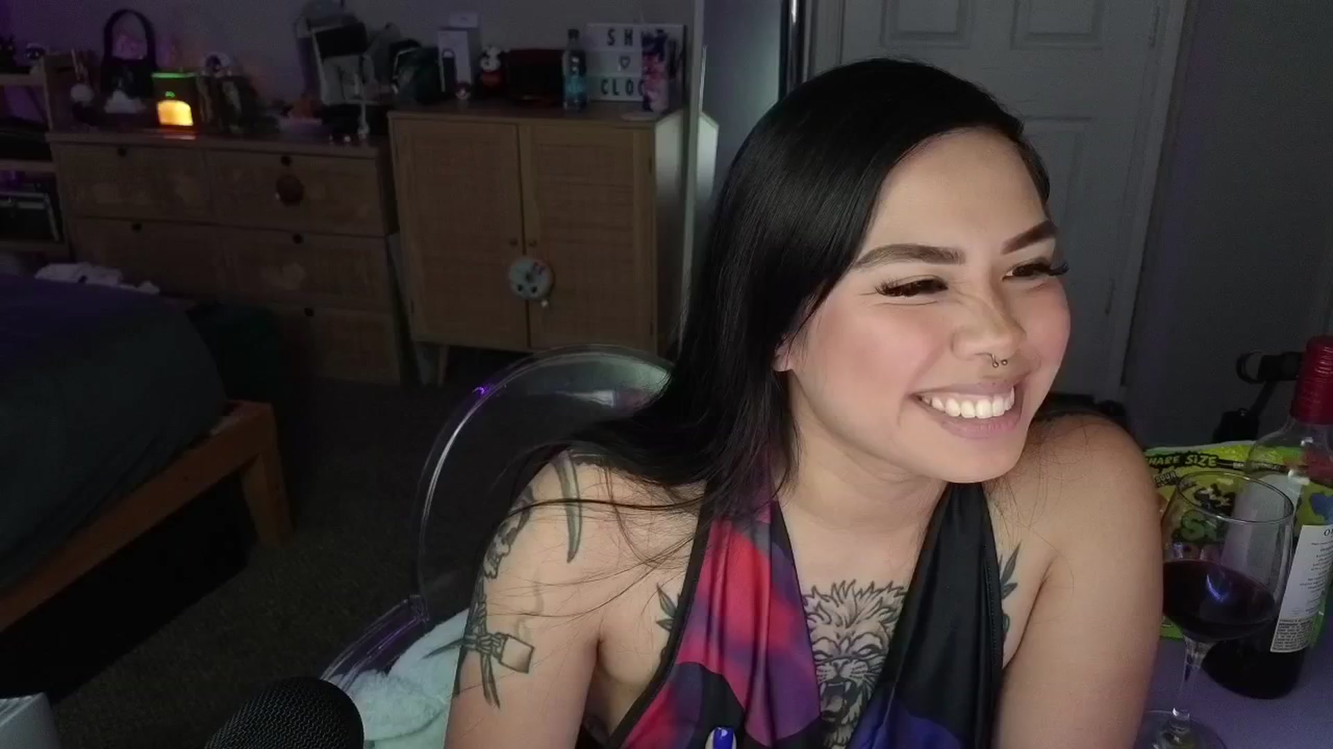 Gallery image thumbnail from dolllface's myfreecams stream on, 03/21/2025, 11:08 image 8 of 20