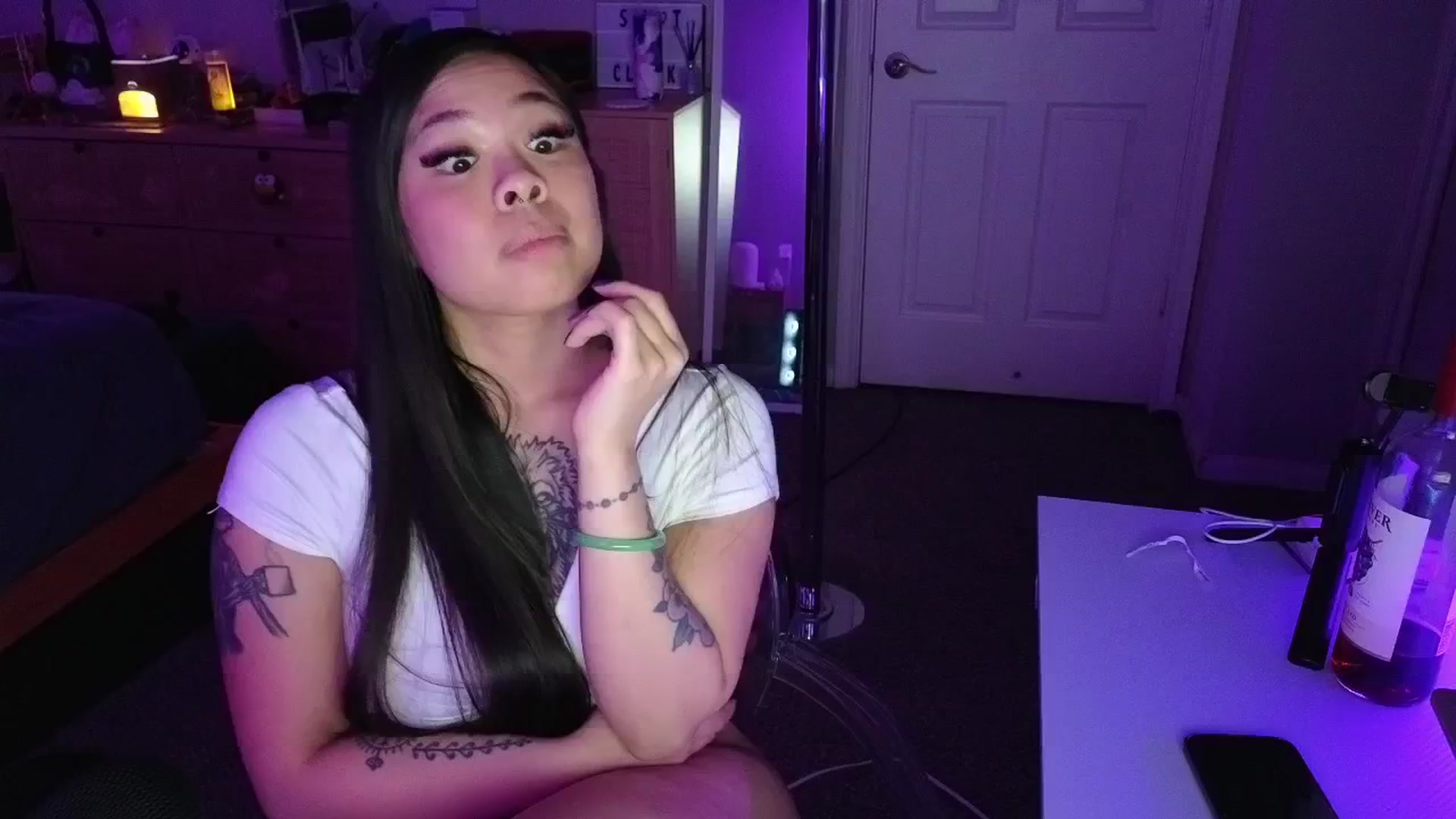 Gallery image thumbnail from dolllface's myfreecams stream on, 03/25/2025, 05:43 image 2 of 20