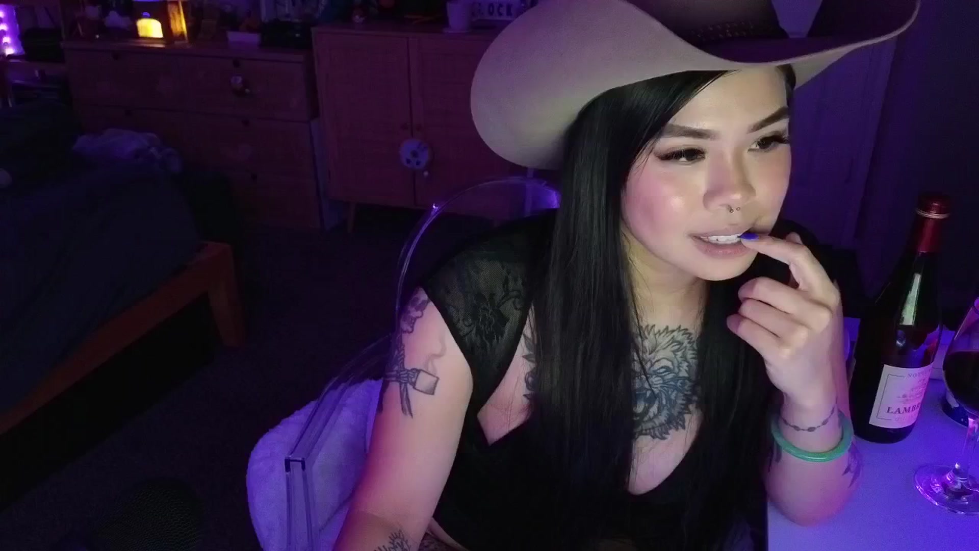 Gallery image thumbnail from dolllface's myfreecams stream on, 03/30/2025, 10:16 image 13 of 20