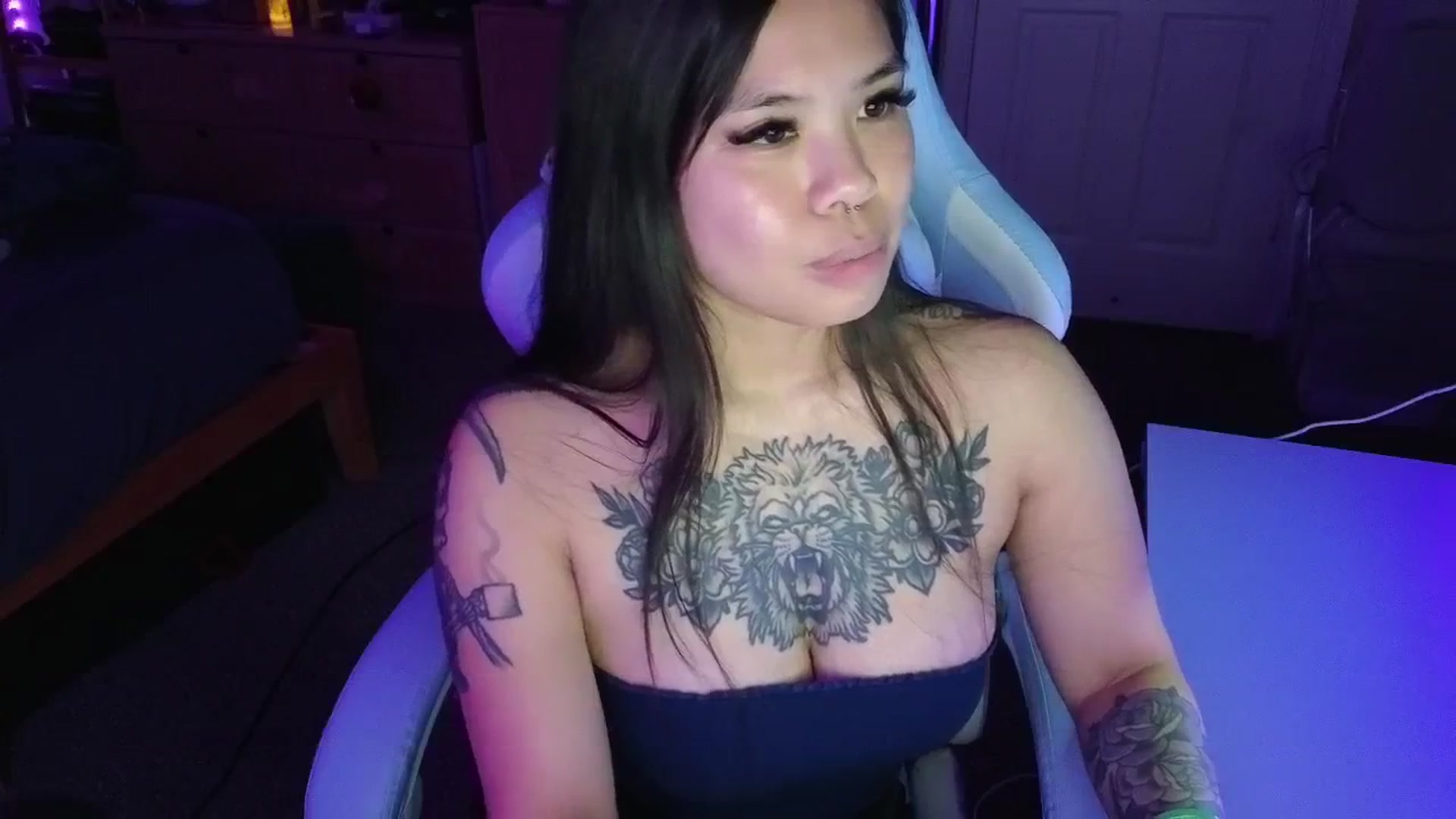 Gallery image thumbnail from dolllface's myfreecams stream on, 04/10/2025, 08:35 image 8 of 20