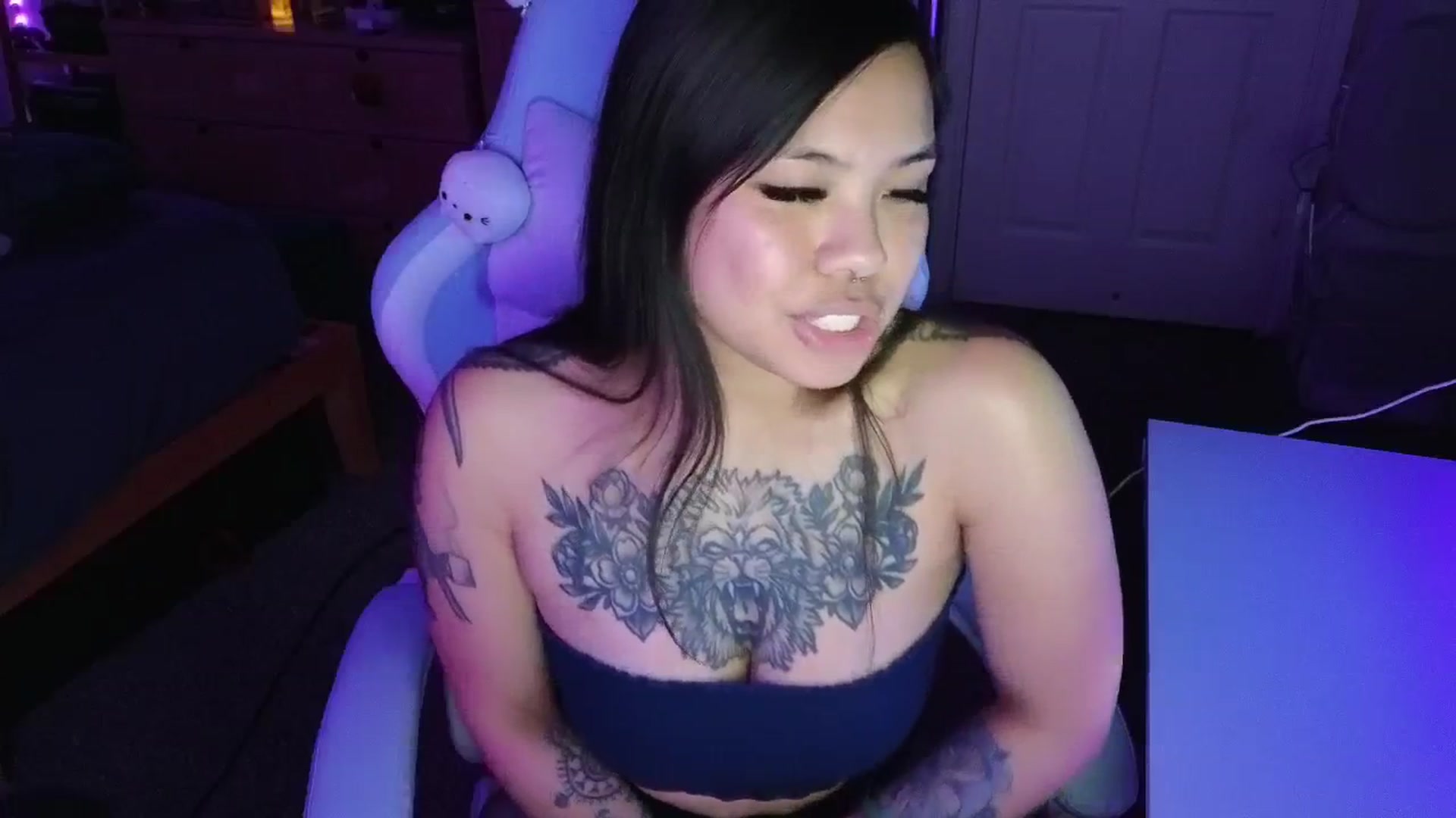 Gallery image thumbnail from dolllface's myfreecams stream on, 04/10/2025, 08:35 image 17 of 20