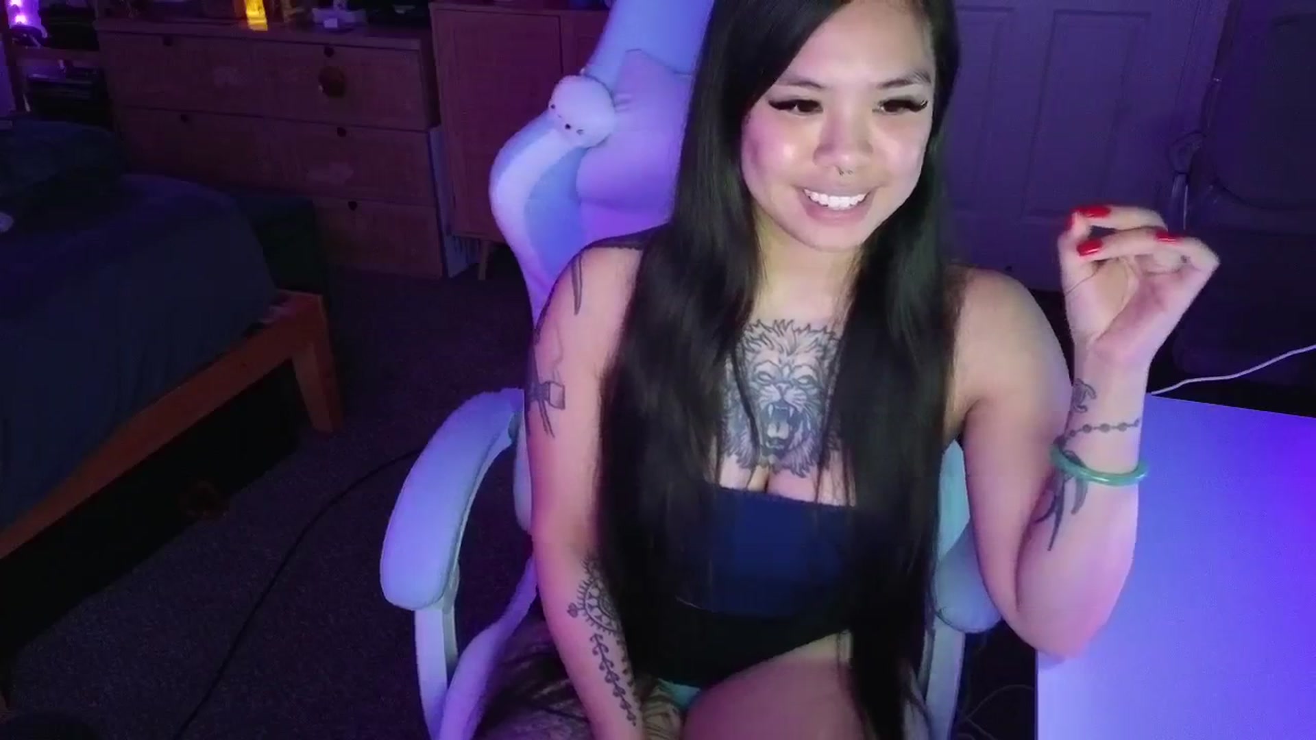 Gallery image thumbnail from dolllface's myfreecams stream on, 04/10/2025, 08:35 image 10 of 20