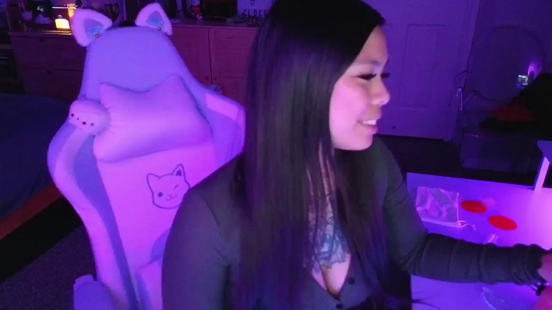 Gallery image thumbnail from dolllface's myfreecams stream on, 04/12/2025, 10:18 image 5 of 20