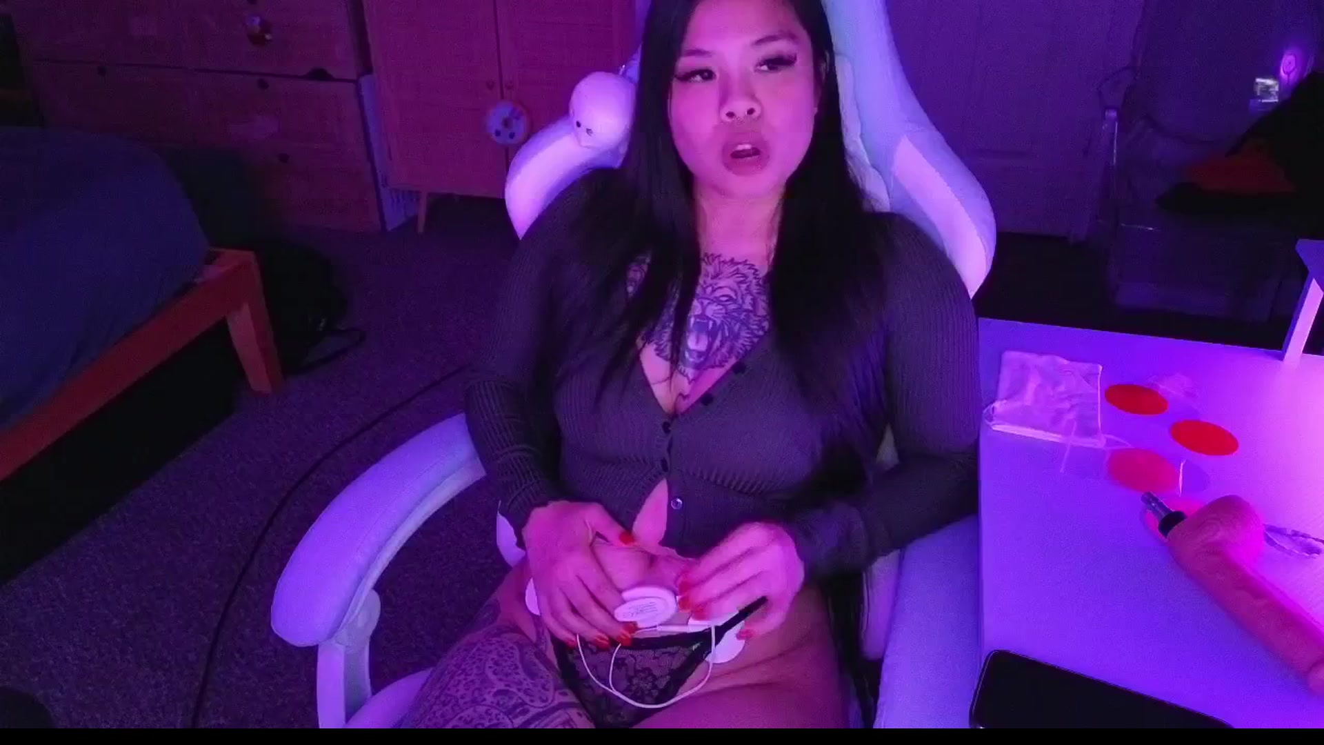 Gallery image thumbnail from dolllface's myfreecams stream on, 04/12/2025, 10:18 image 14 of 20