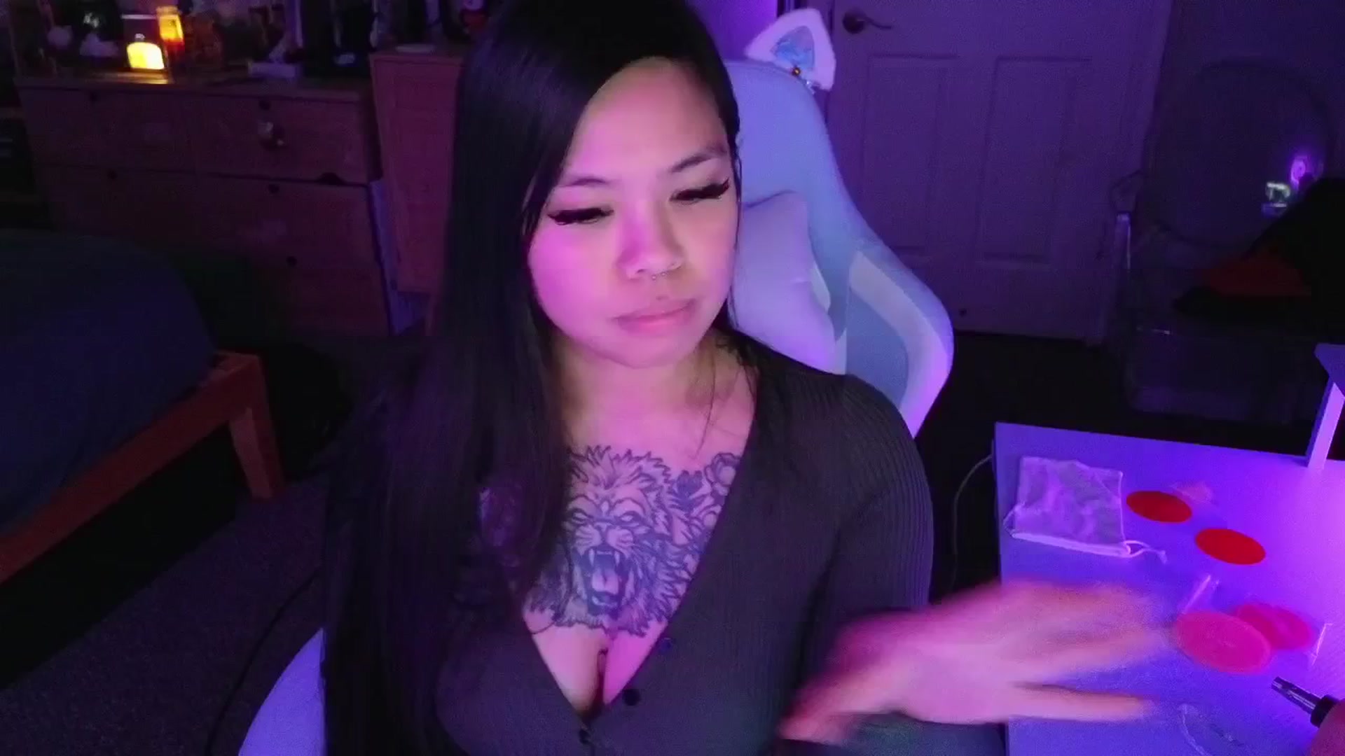 Gallery image thumbnail from dolllface's myfreecams stream on, 04/12/2025, 10:18 image 7 of 20