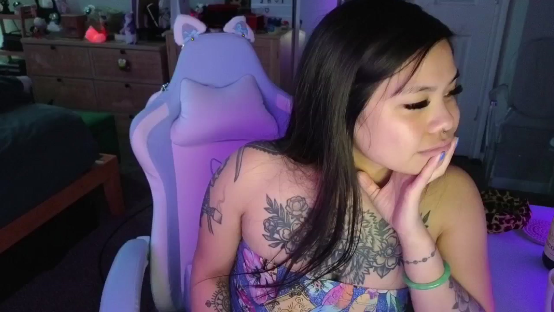 Gallery image thumbnail from dolllface's myfreecams stream on, 05/01/2025, 12:00 image 2 of 20