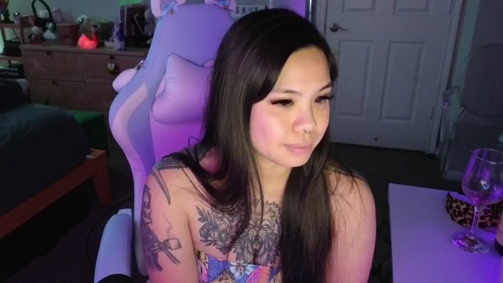 Gallery image thumbnail from dolllface's myfreecams stream on, 05/01/2025, 12:00 image 15 of 20