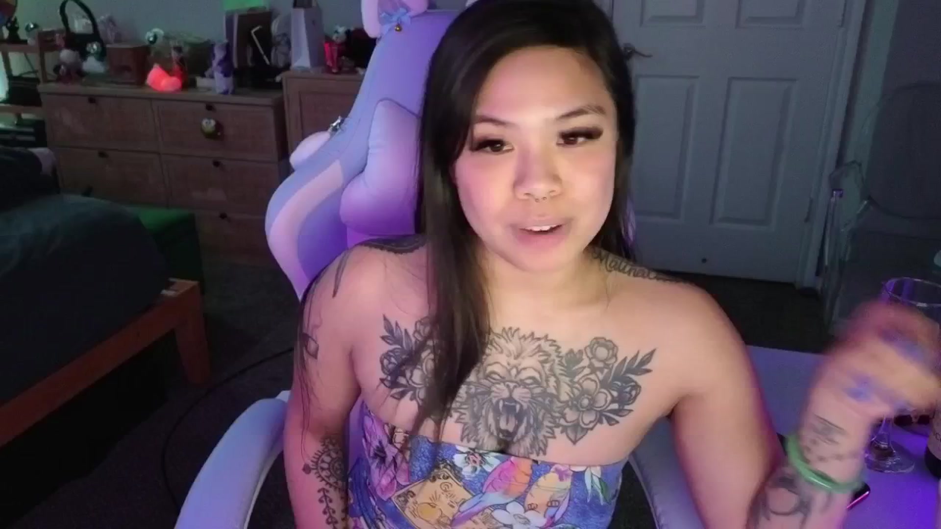 Gallery image thumbnail from dolllface's myfreecams stream on, 05/01/2025, 12:00 image 12 of 20