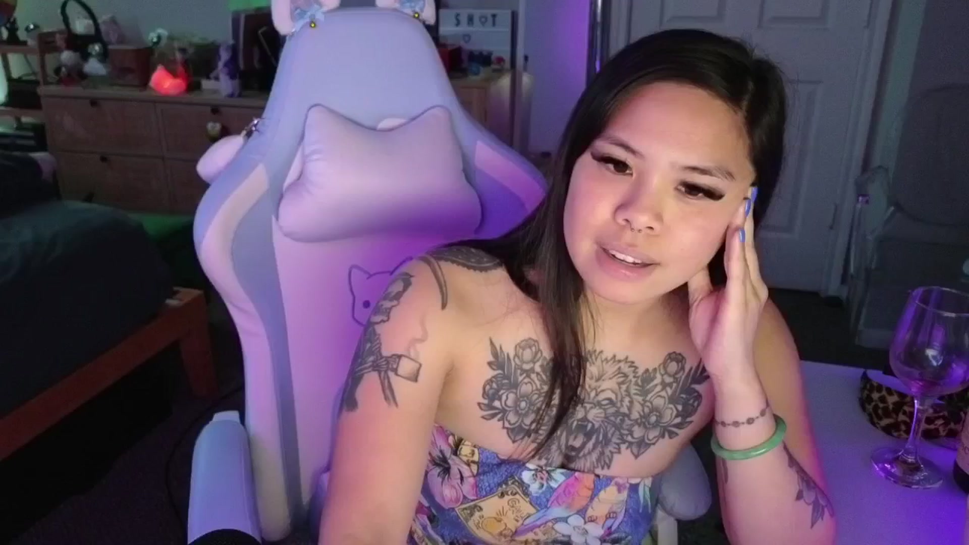 Gallery image thumbnail from dolllface's myfreecams stream on, 05/01/2025, 12:00 image 14 of 20