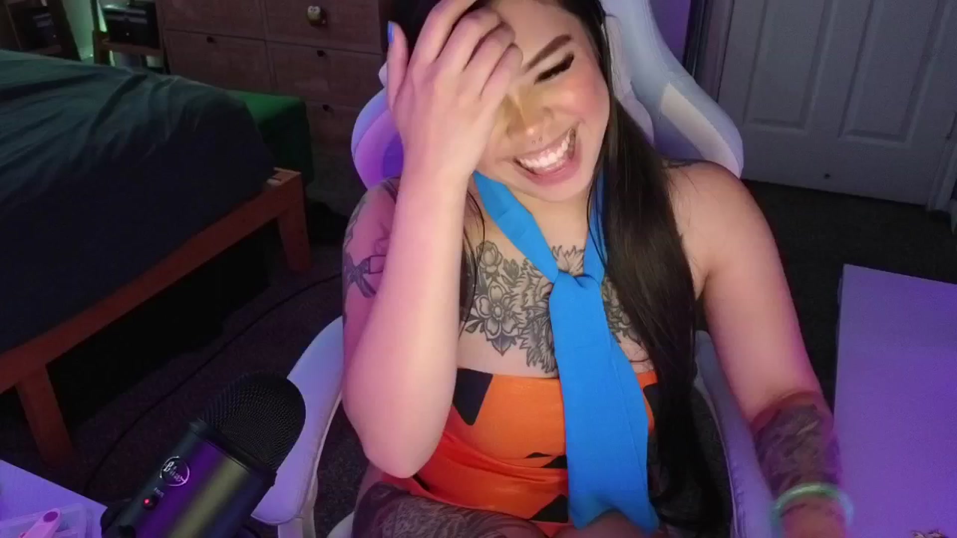 Gallery image thumbnail from dolllface's myfreecams stream on, 05/03/2025, 08:15 image 2 of 20