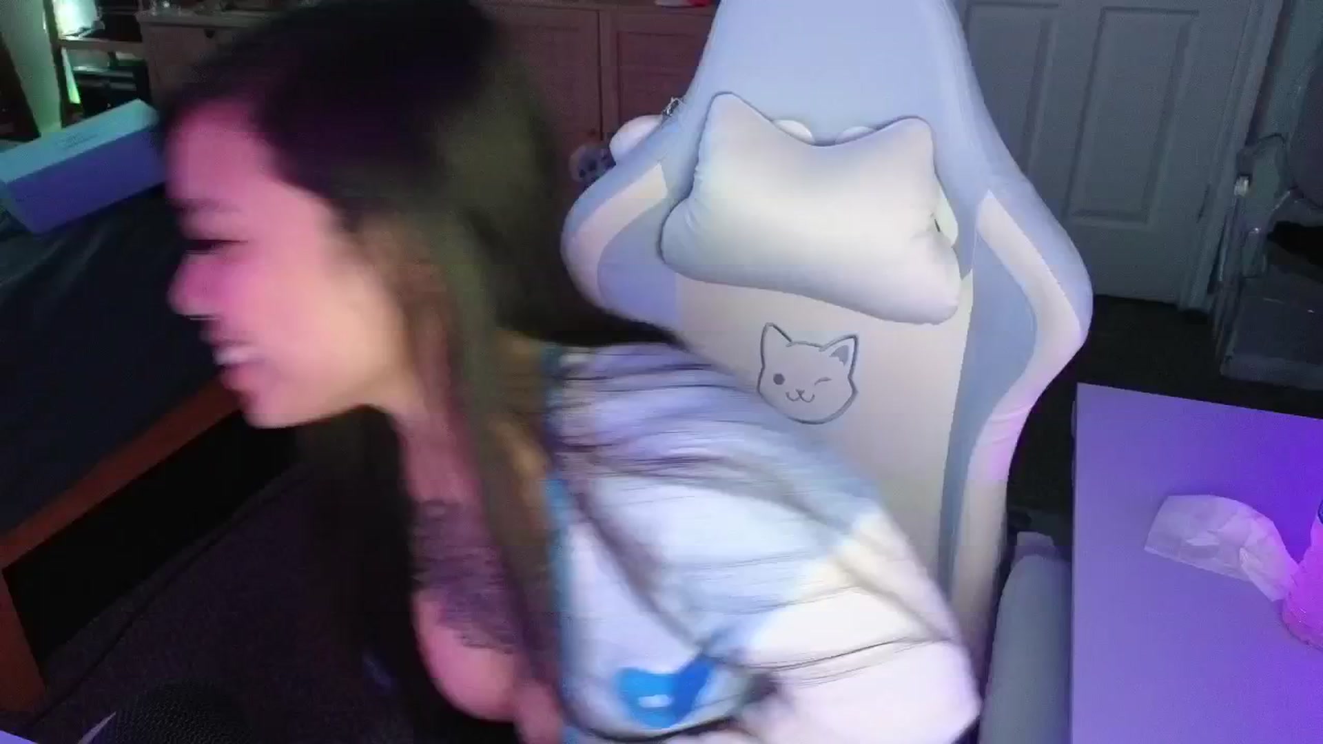 Gallery image thumbnail from dolllface's myfreecams stream on, 05/13/2025, 10:42 image 10 of 20