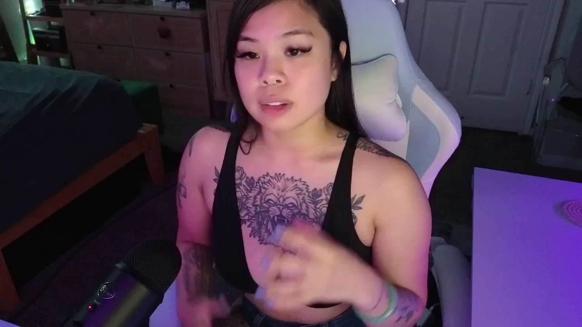 Gallery image thumbnail from dolllface's myfreecams stream on, 05/13/2025, 10:42 image 1 of 20