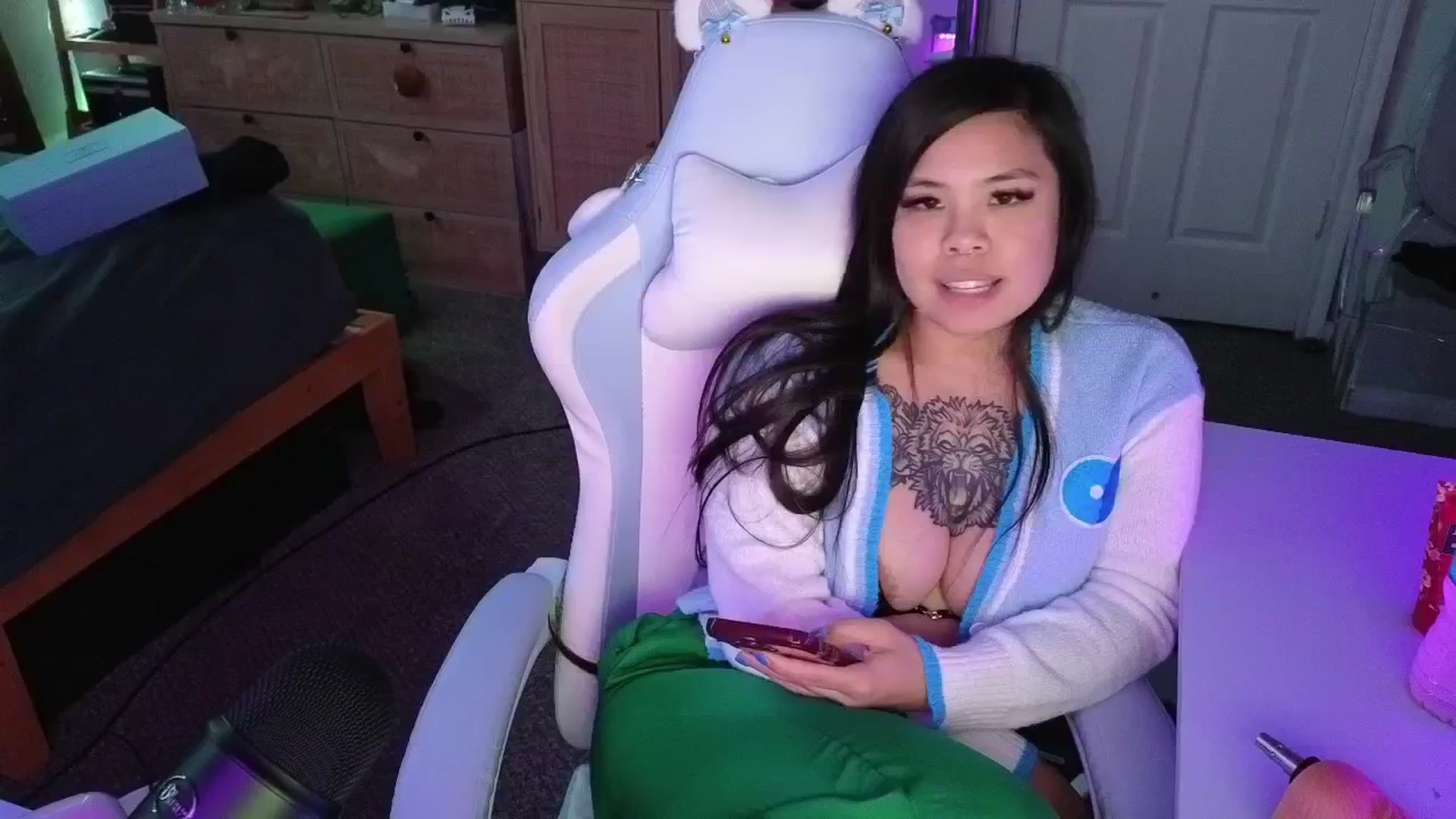 Gallery image thumbnail from dolllface's myfreecams stream on, 05/13/2025, 10:42 image 20 of 20