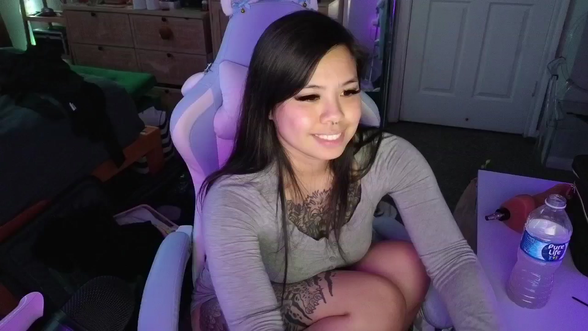 Gallery image thumbnail from dolllface's myfreecams stream on, 05/15/2025, 06:21 image 20 of 20