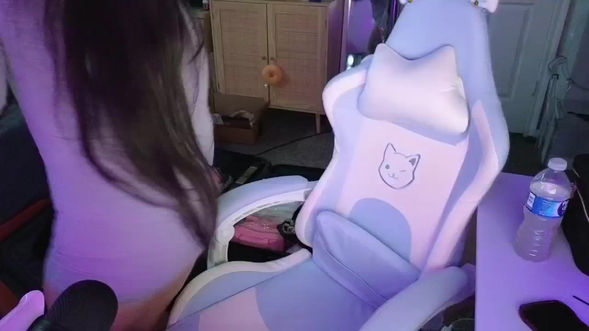 Gallery image thumbnail from dolllface's myfreecams stream on, 05/15/2025, 06:21 image 5 of 20