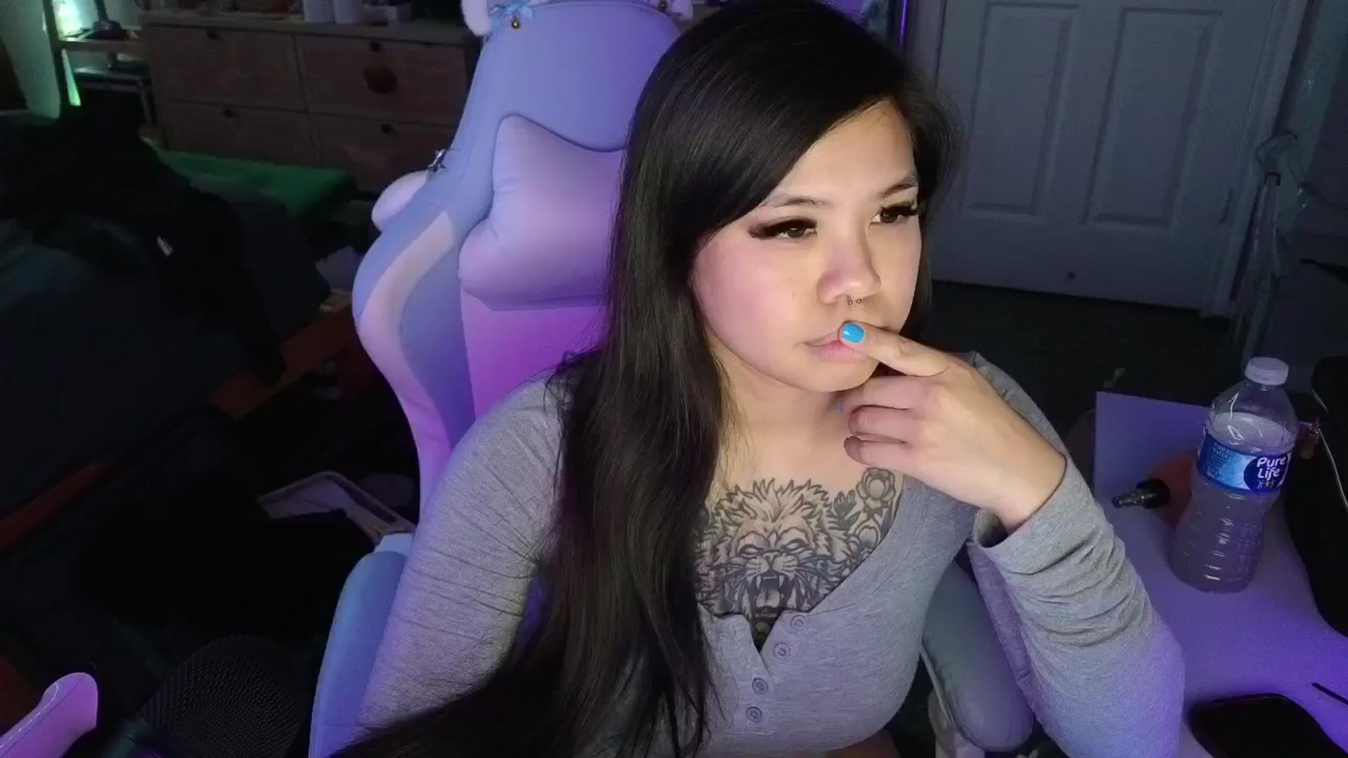 Gallery image thumbnail from dolllface's myfreecams stream on, 05/15/2025, 06:21 image 8 of 20
