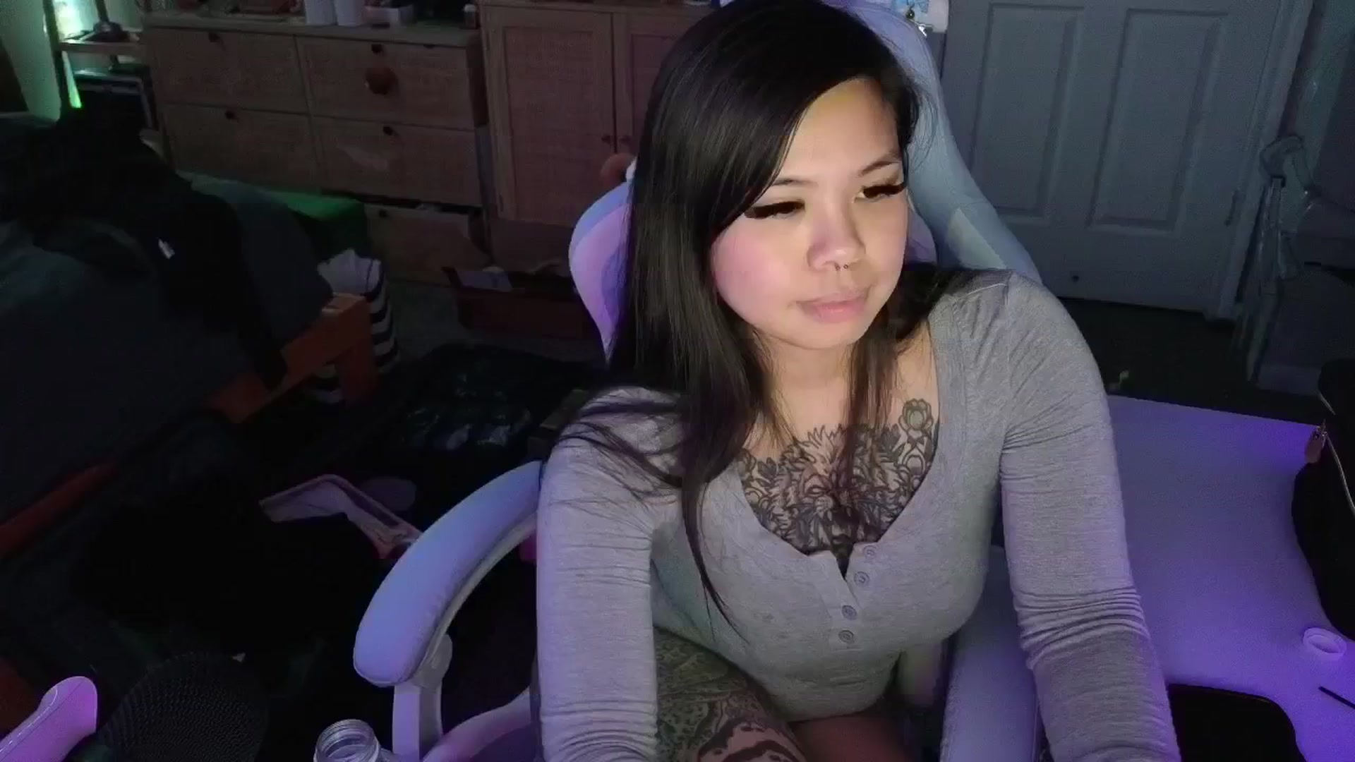 Gallery image thumbnail from dolllface's myfreecams stream on, 05/15/2025, 06:21 image 2 of 20